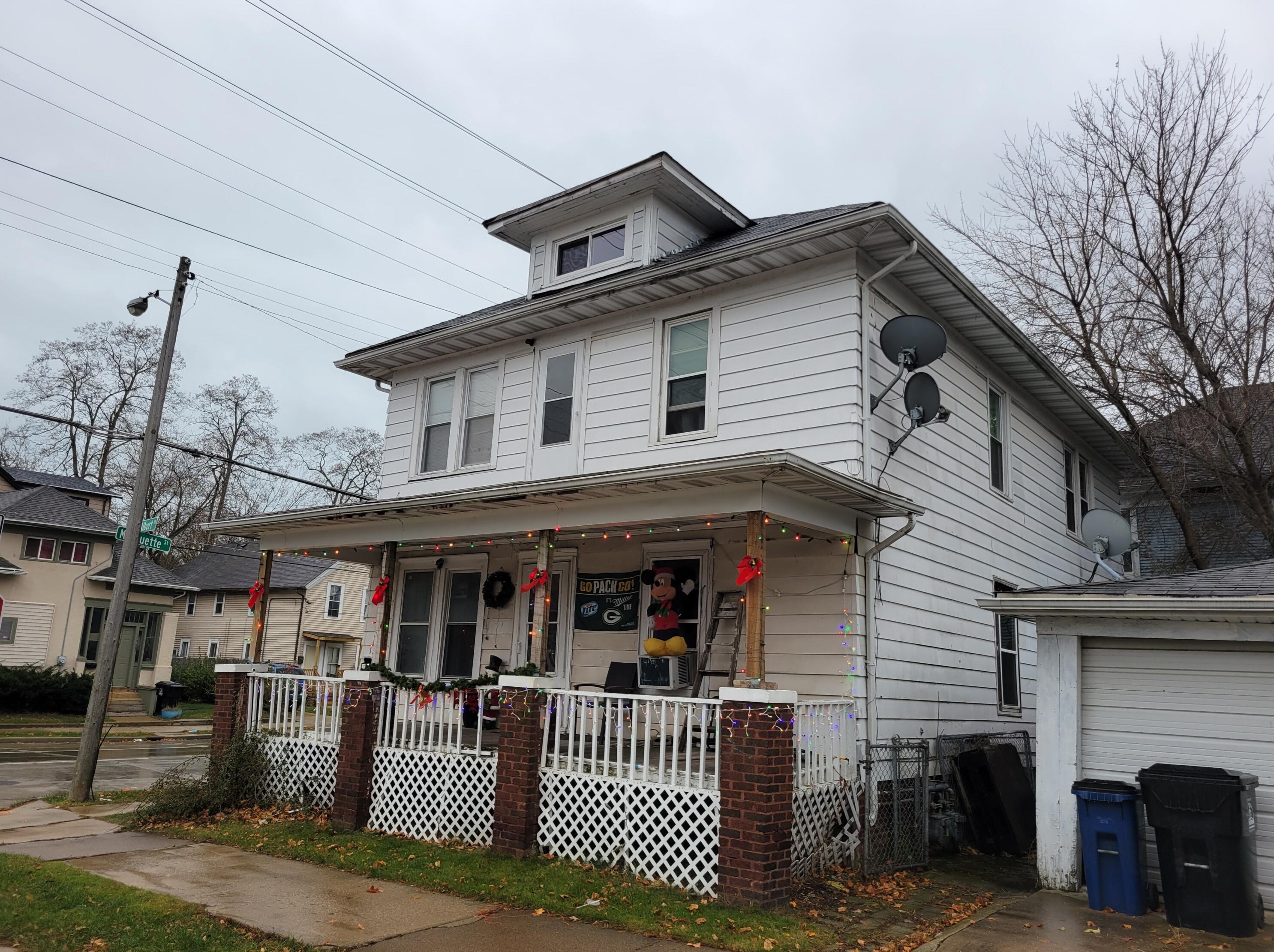 1103 Albert St, Racine, WI 53404-2705