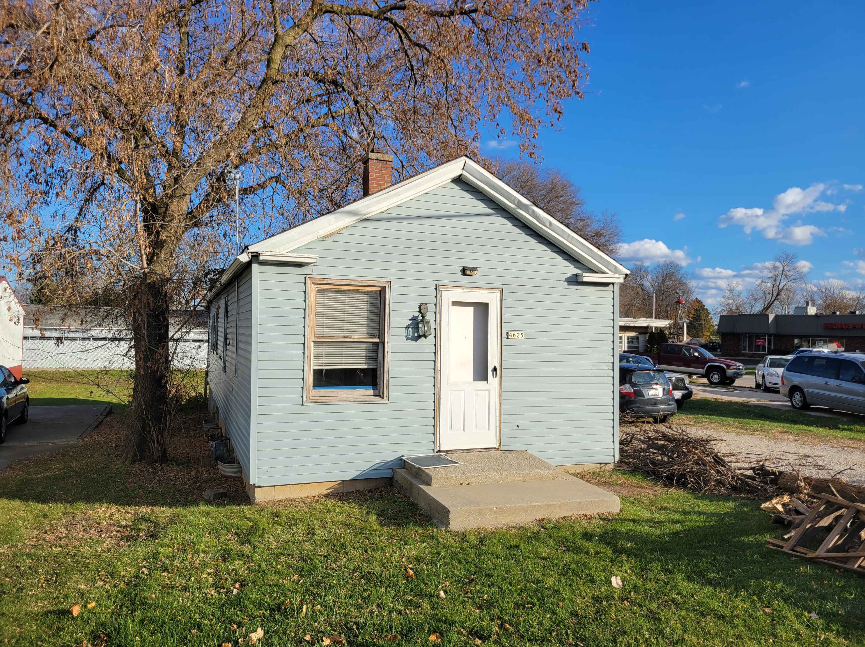 4625 Douglas Ave, Racine, WI 53402-2712