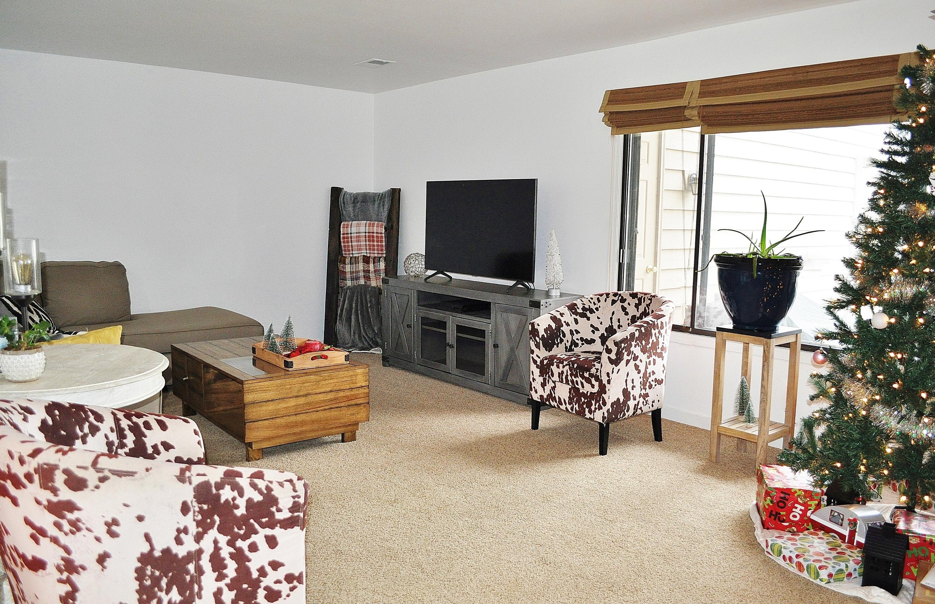 4206 Ridgewood Ln, Milwaukee WI 53221-1094 exterior