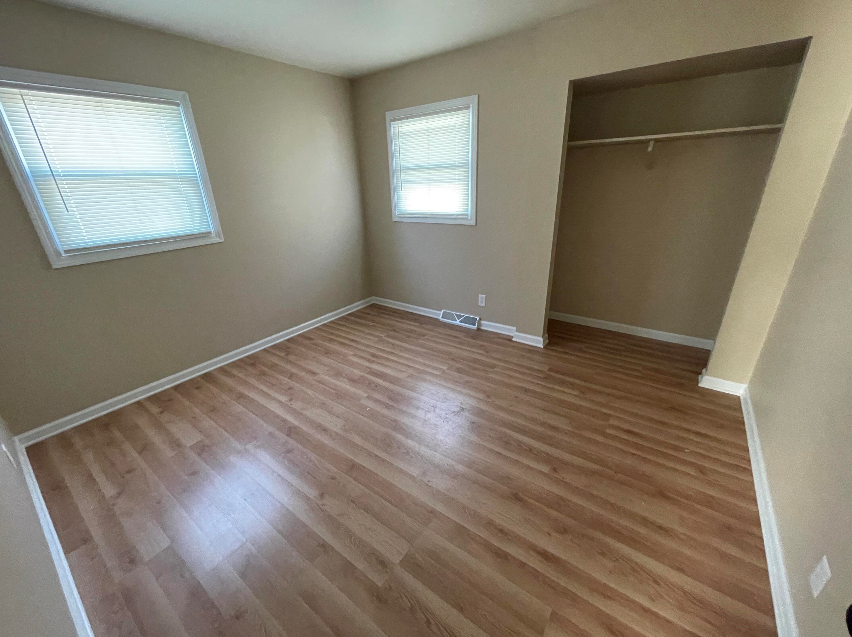 1600 Harmony Dr, Racine, WI 53402-3272