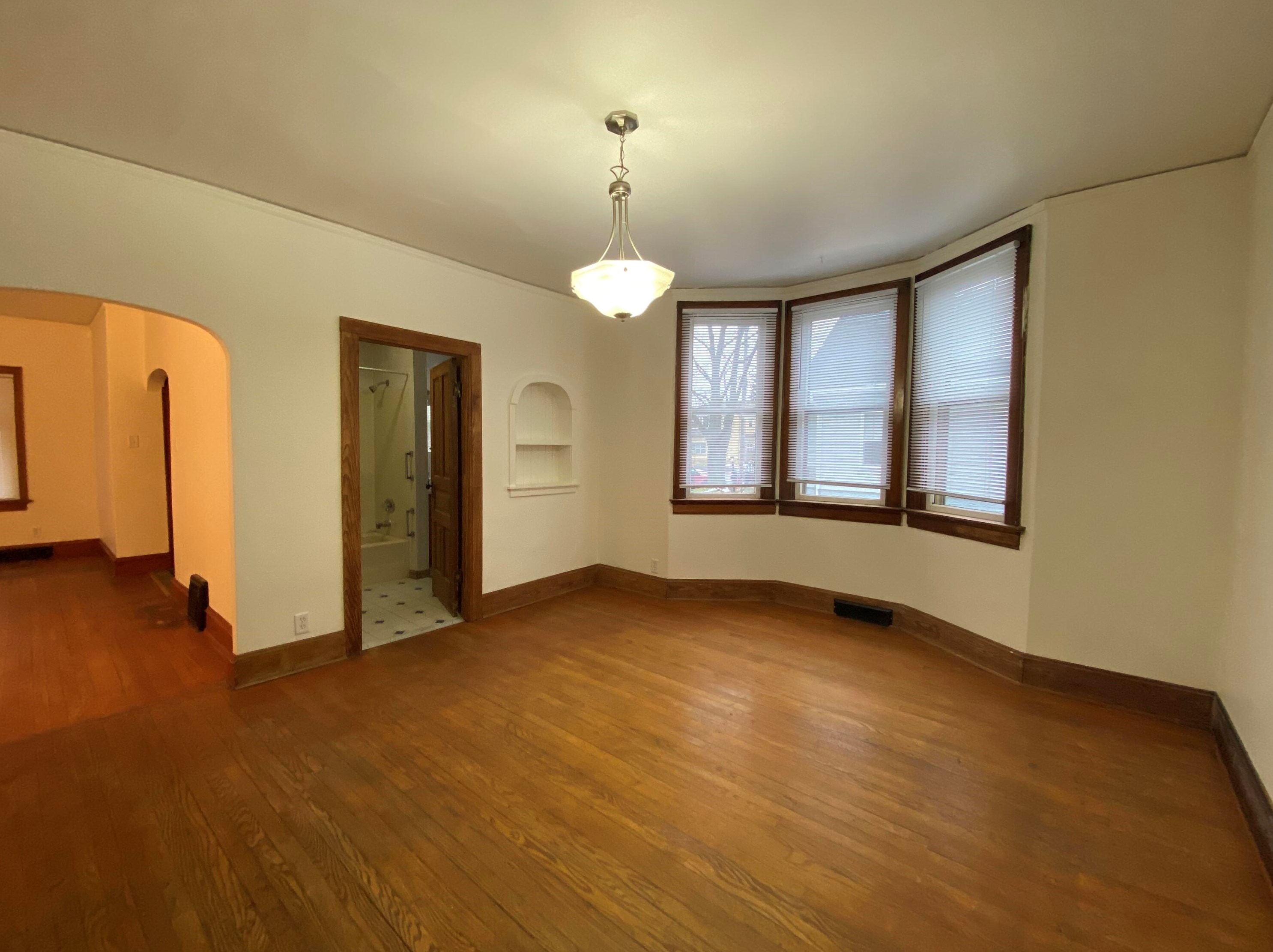 1614 Madison St, Manitowoc, WI 54220