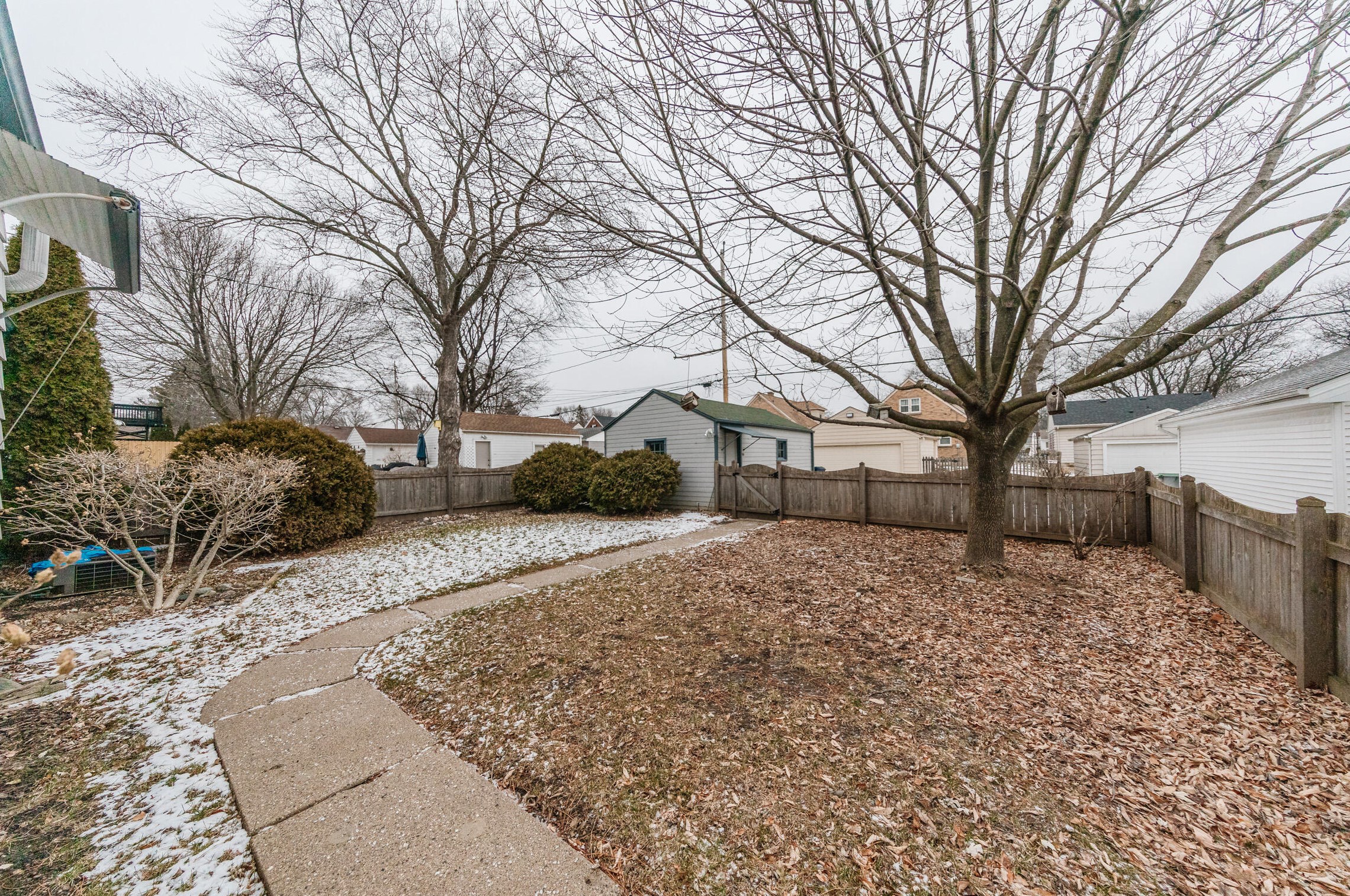 3138 81, Milwaukee WI 53219-3832 exterior