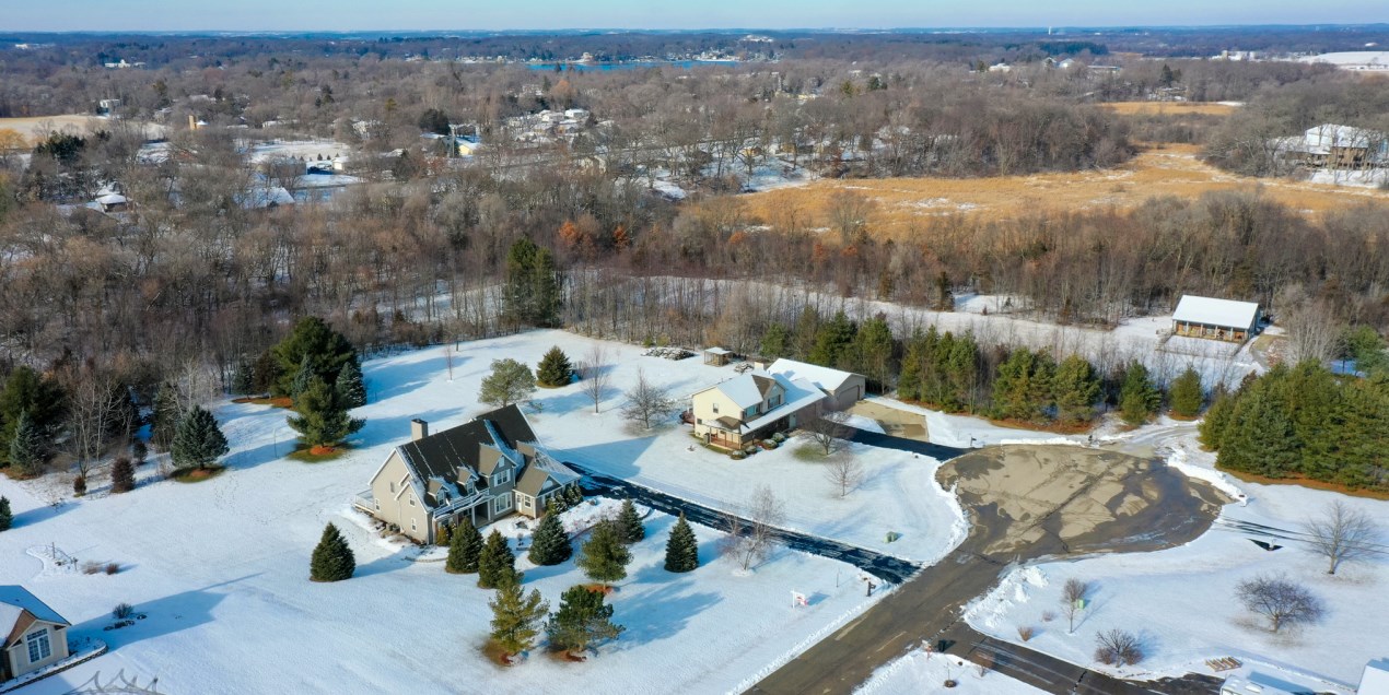 8636 Fieldstone Ct, Lyons, WI 53105-7004