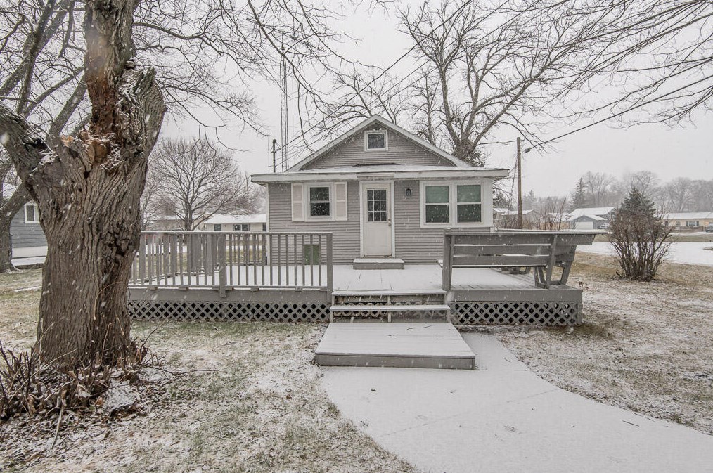 24805 Wilson St, Kansasville, WI 53139