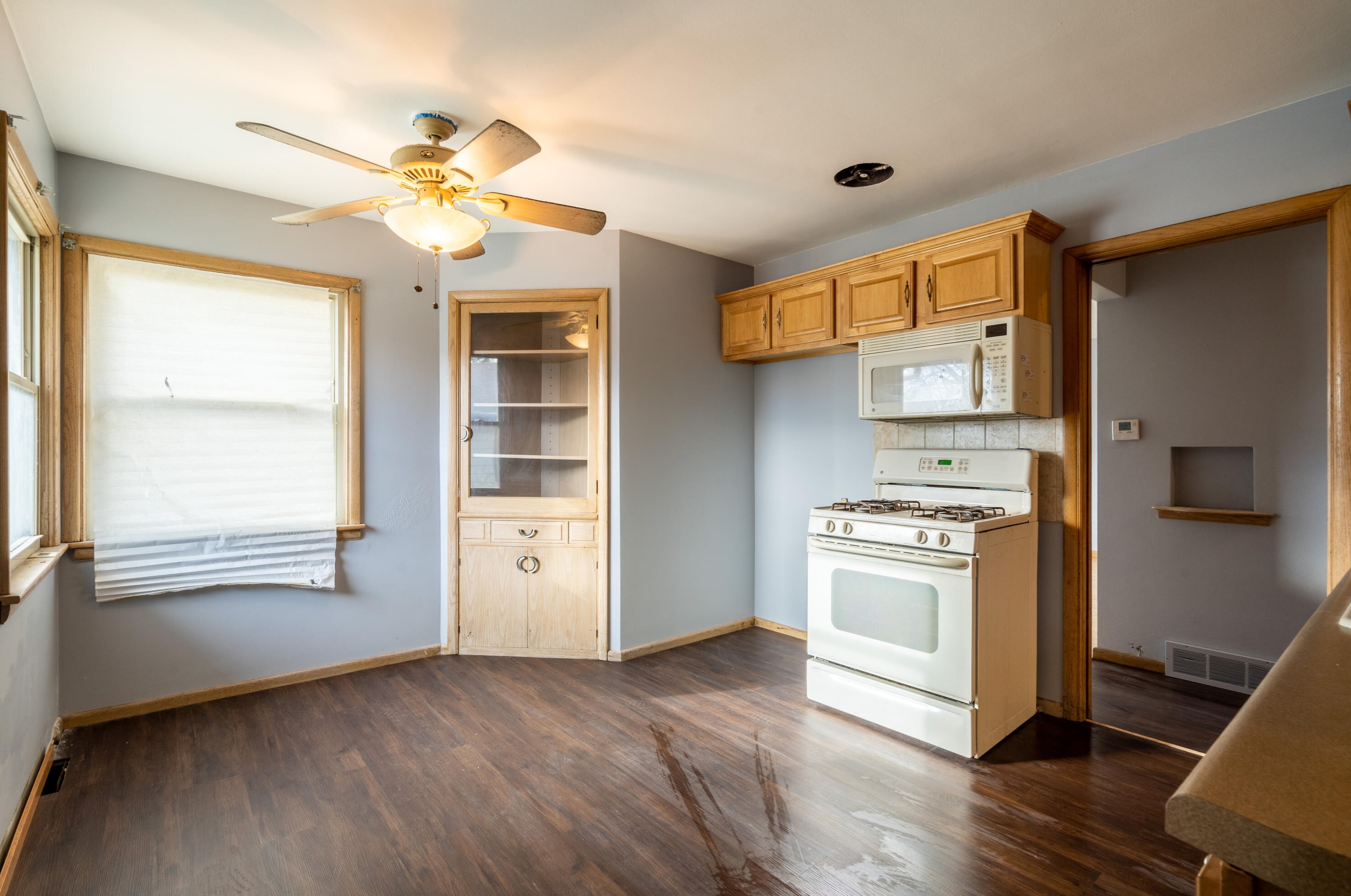 4256 72, Milwaukee WI 53216-1037 exterior