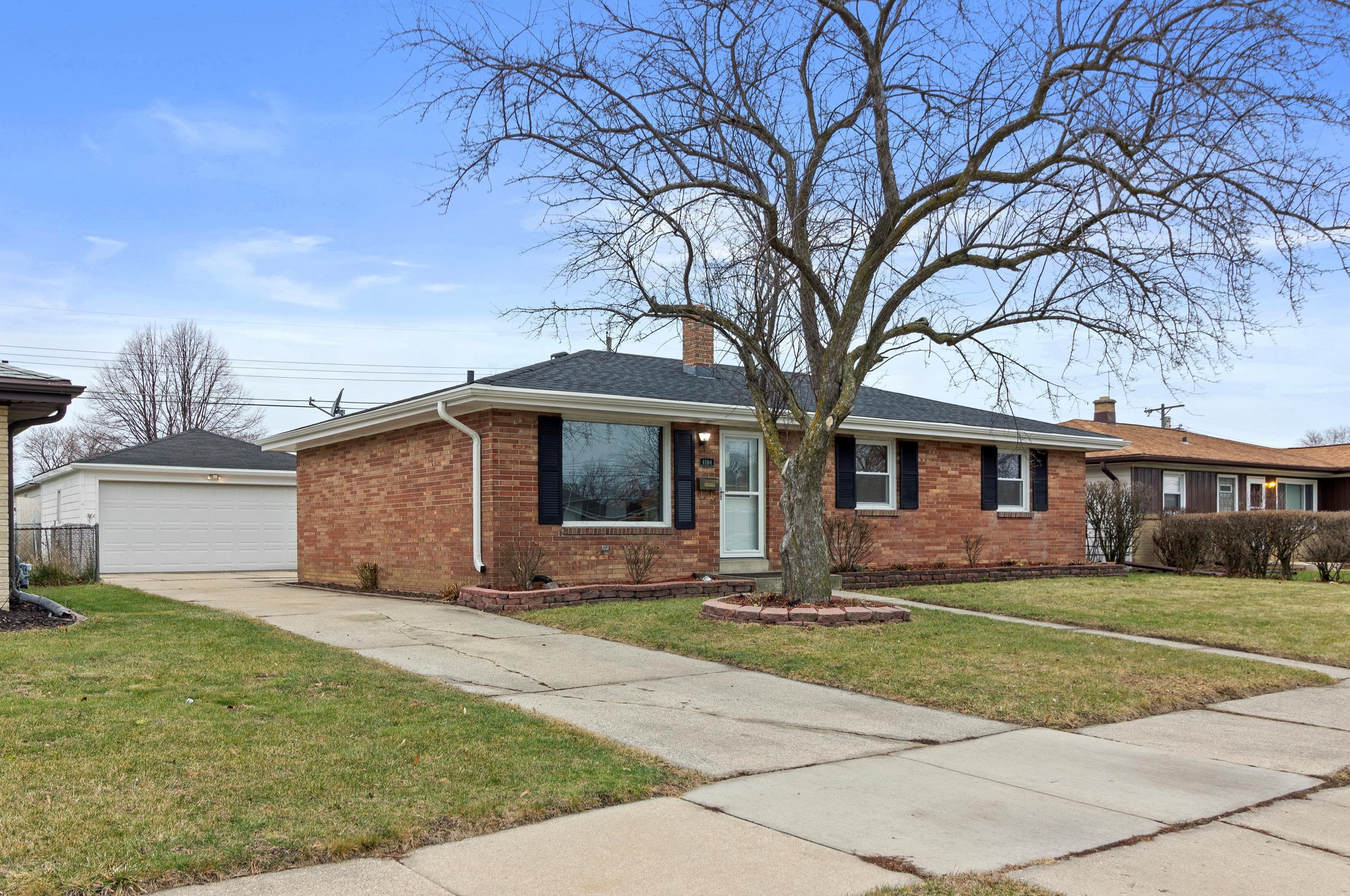 4104 Monterey Dr, Racine, WI 53402-2938