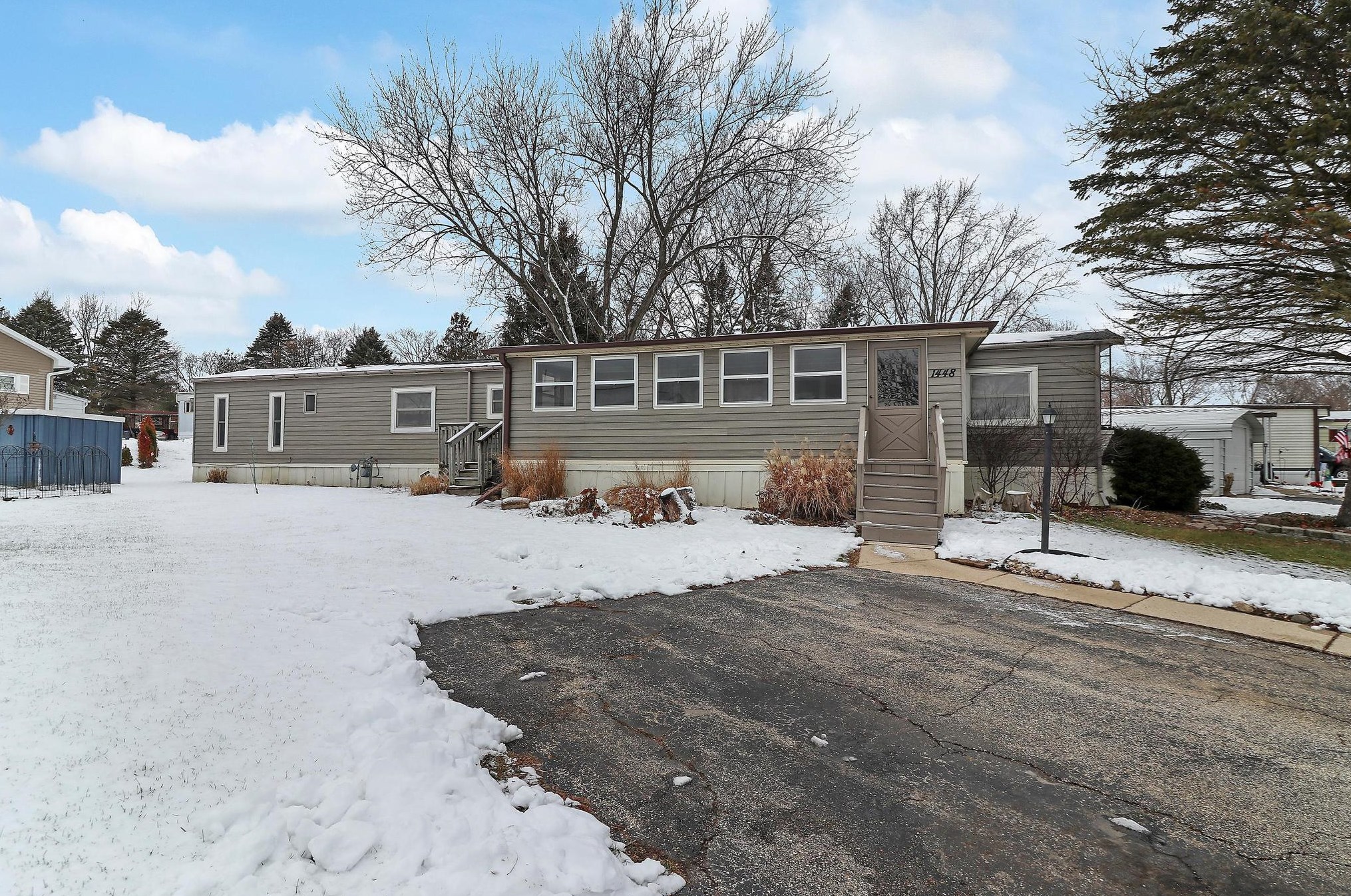 1448 Sunrise Trl, Lyons, WI 53105-9085
