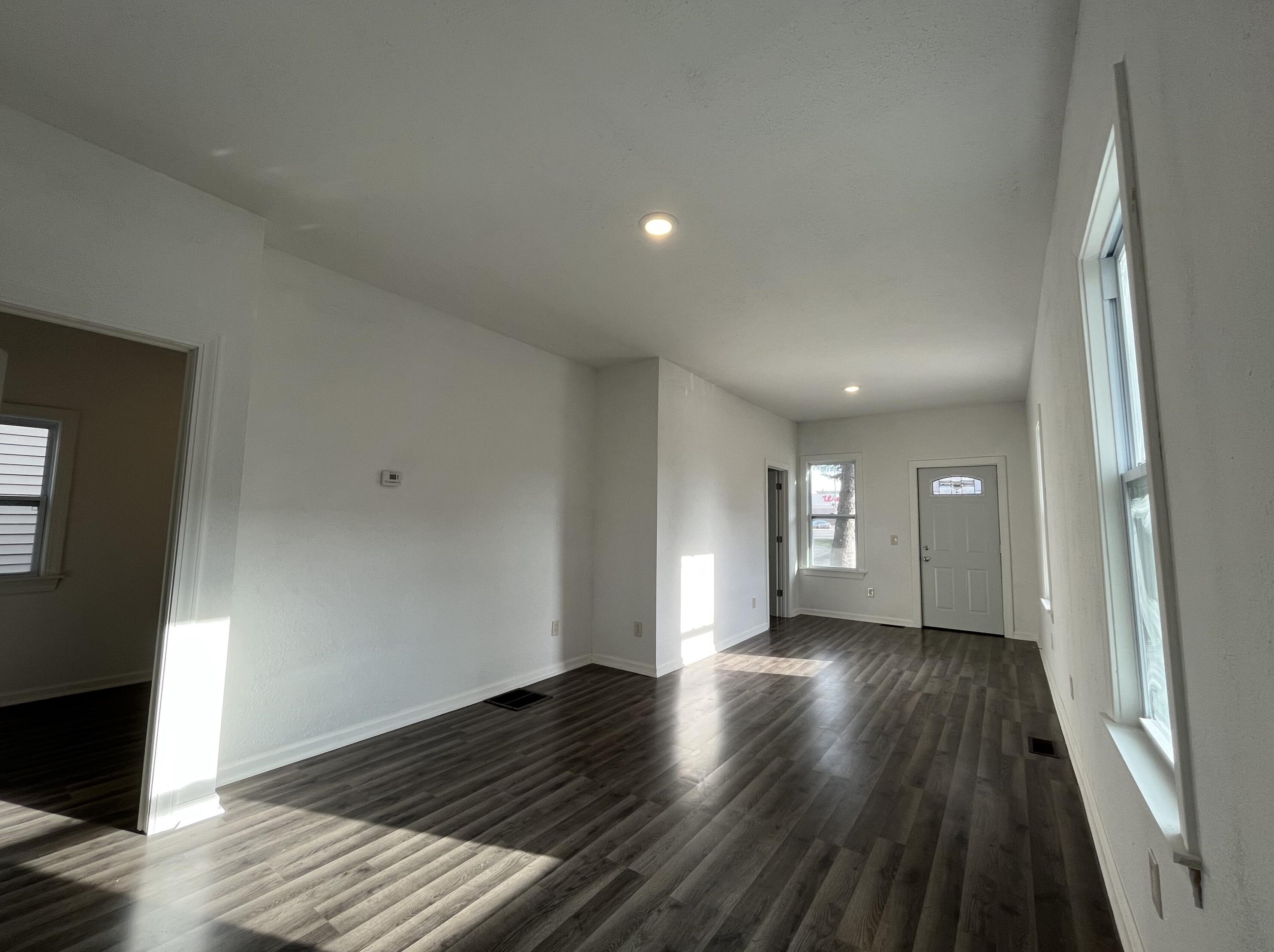 824 Forest St, Racine, WI 53404-3258