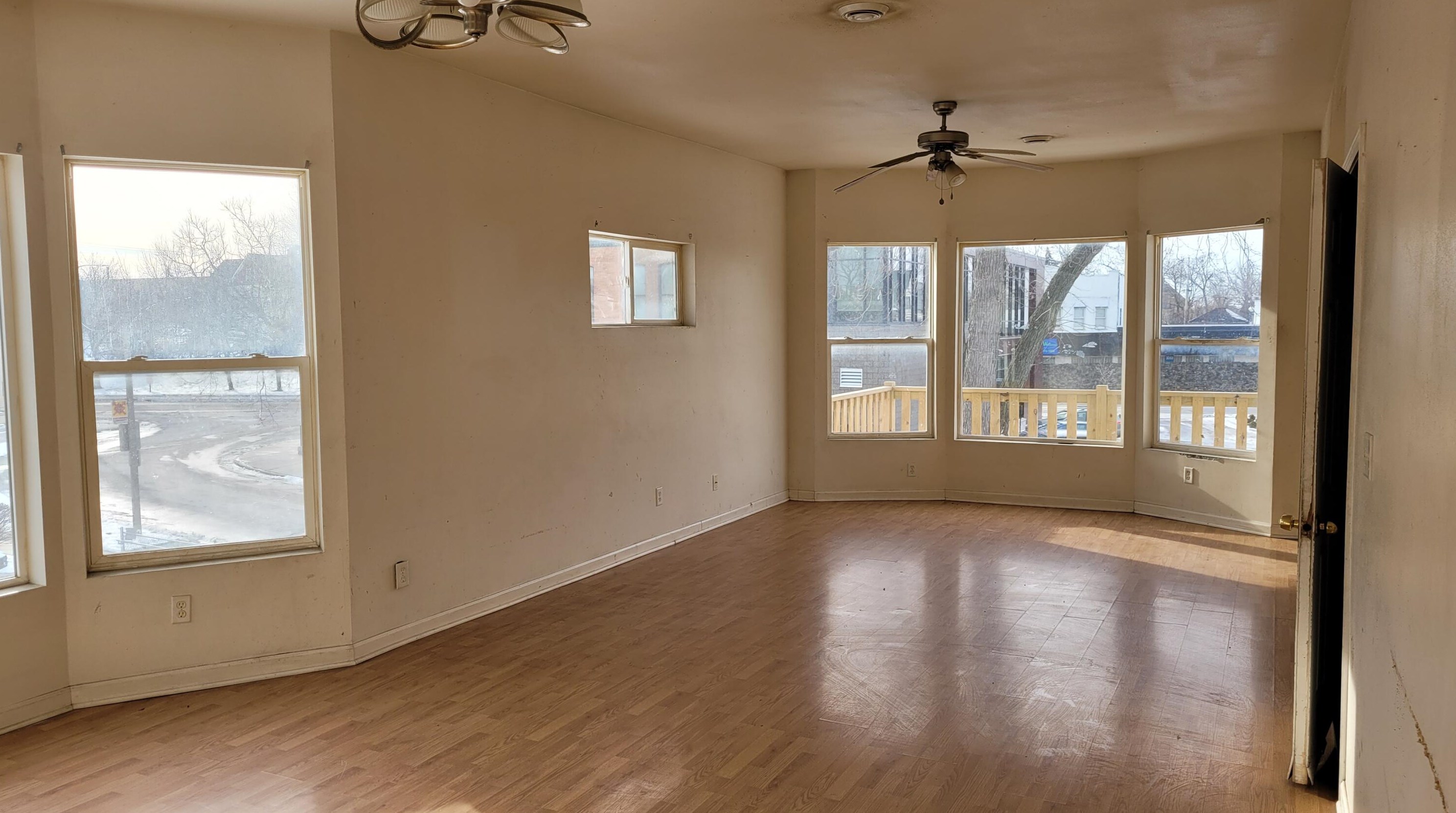 3350 5th St, Milwaukee, WI 53212-1437