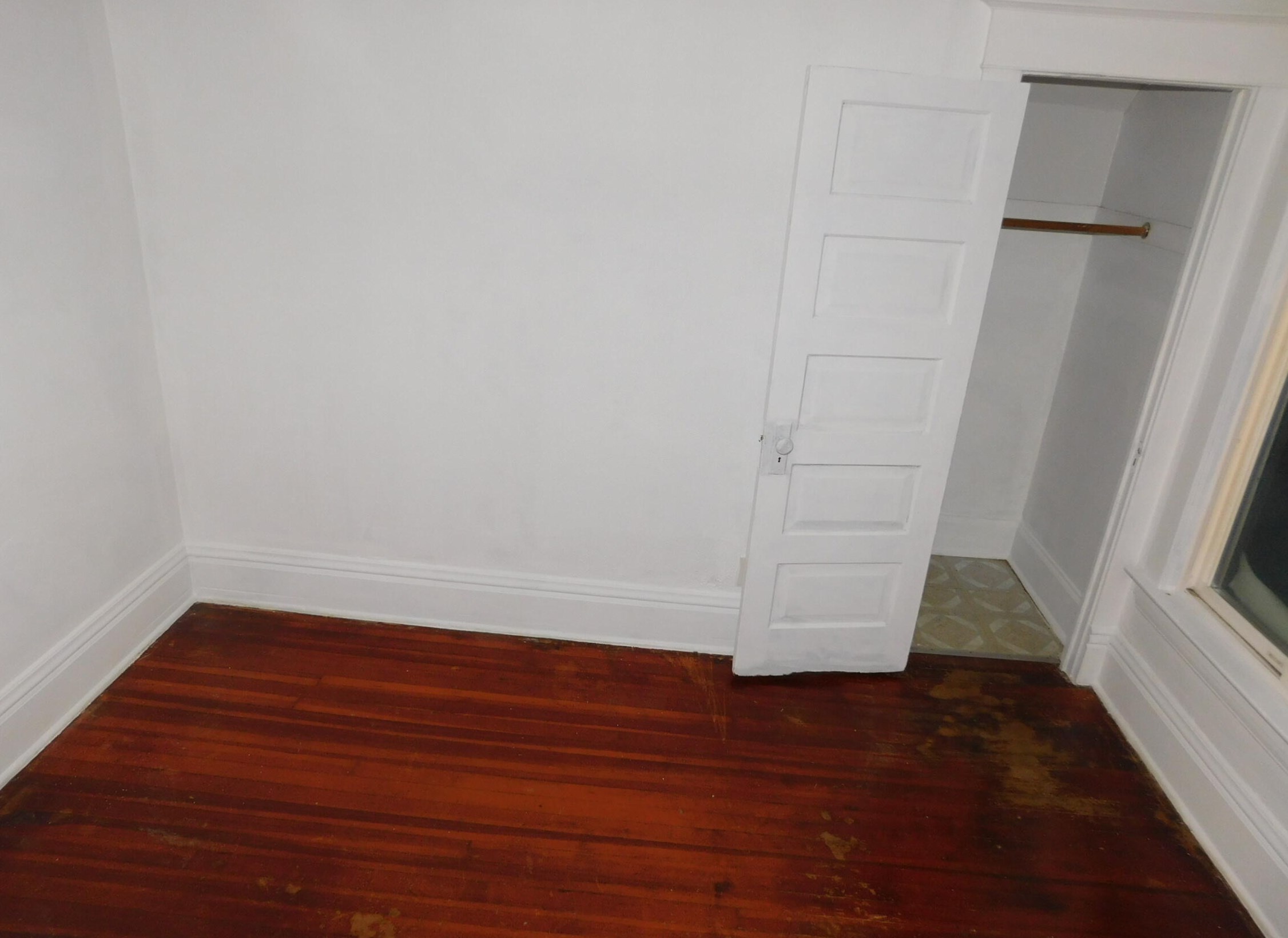 3005 Wright Ave, Racine, WI 53405-5048