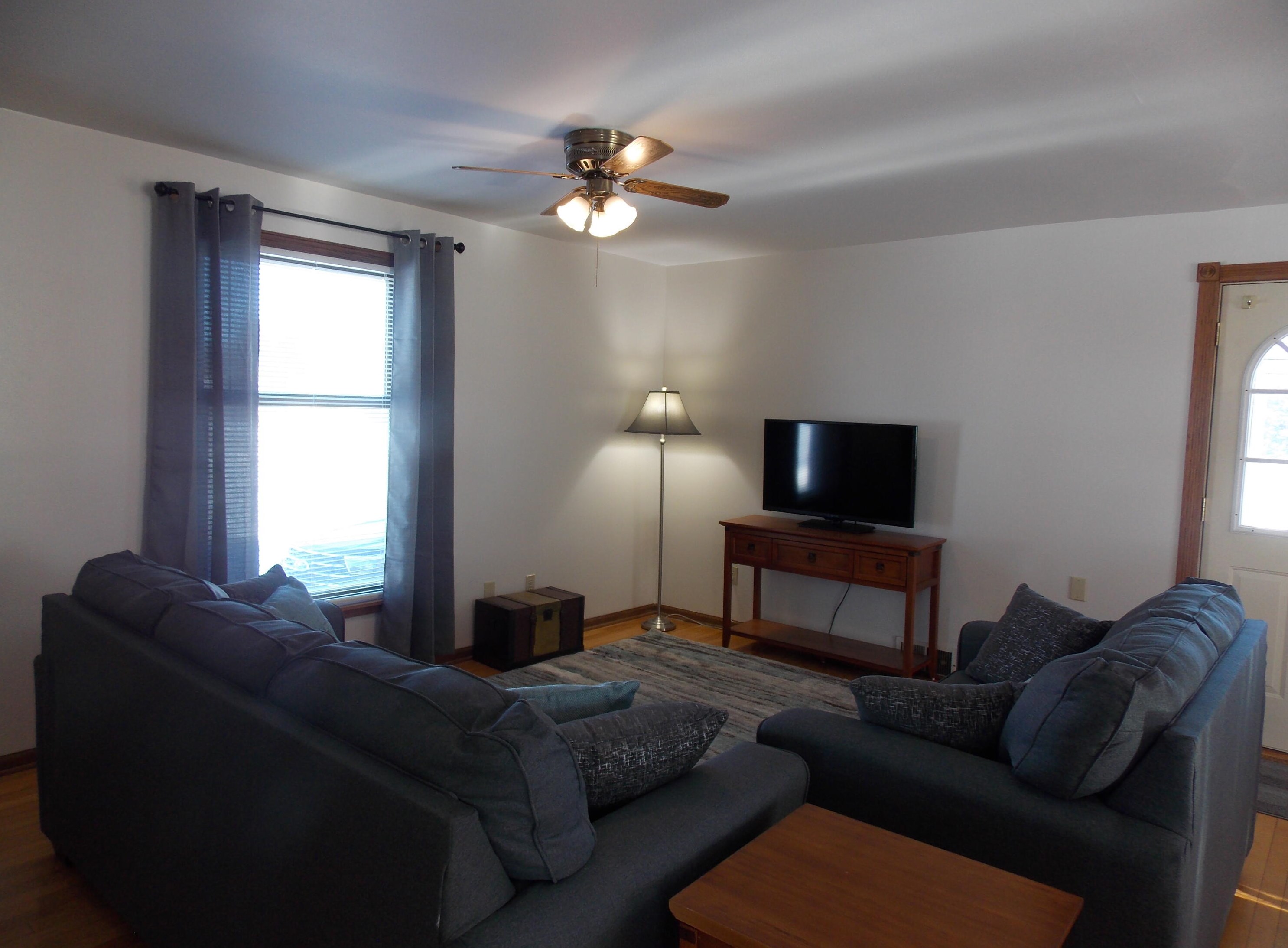 1037 S Main St, Lake Mills, WI 53551