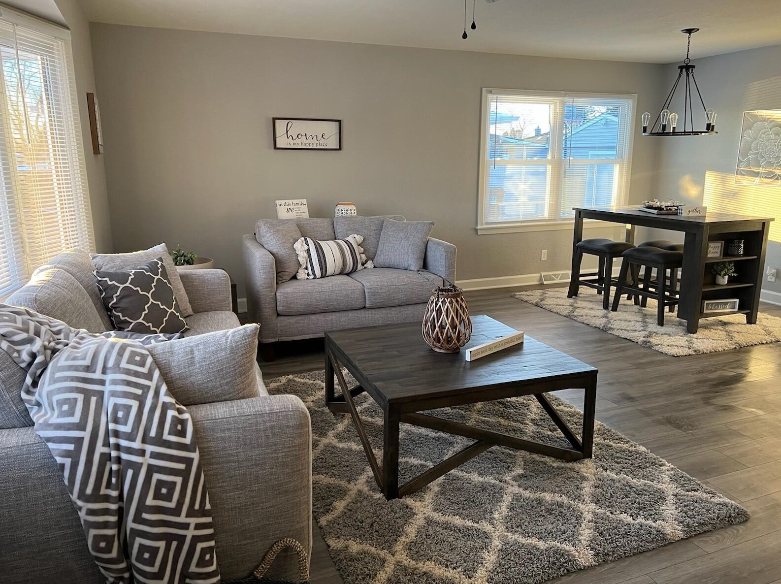 816 Saxony Dr, Racine, WI 53402-3443