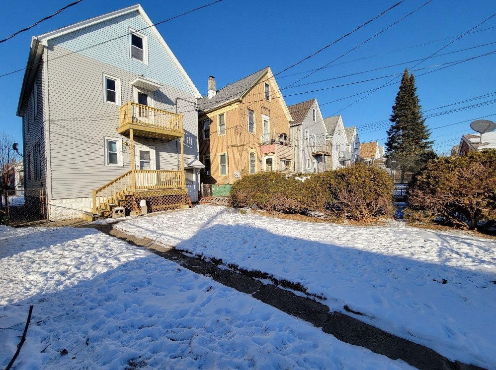 2968 S 10th St, Milwaukee, WI 53206