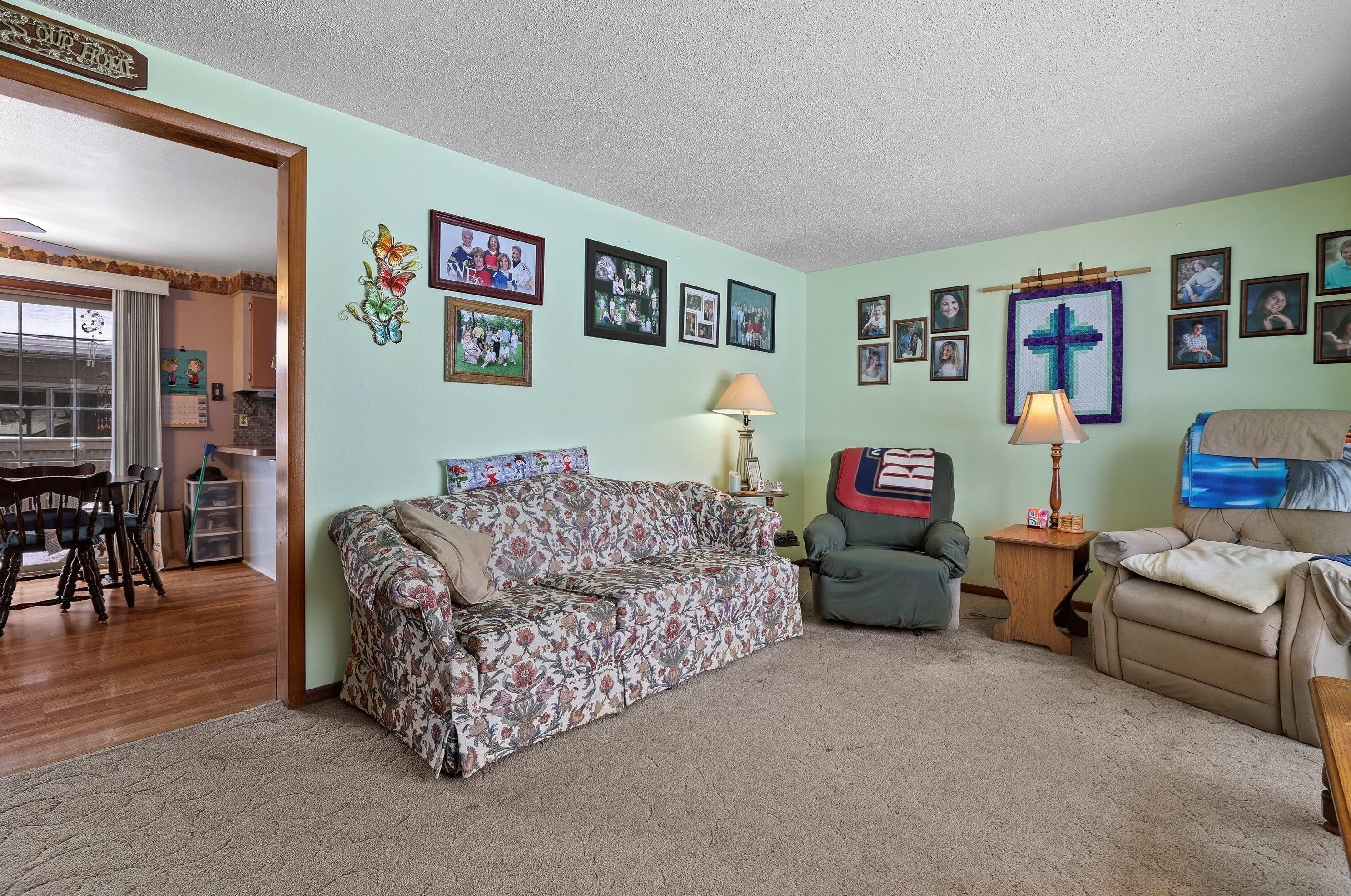 501 Dunford Dr, Lyons, WI 53105-2312
