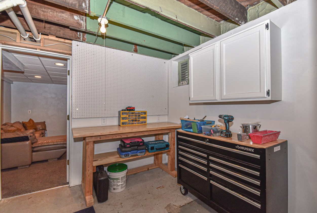 3417 Cramer St, Milwaukee WI 53211-2816 exterior