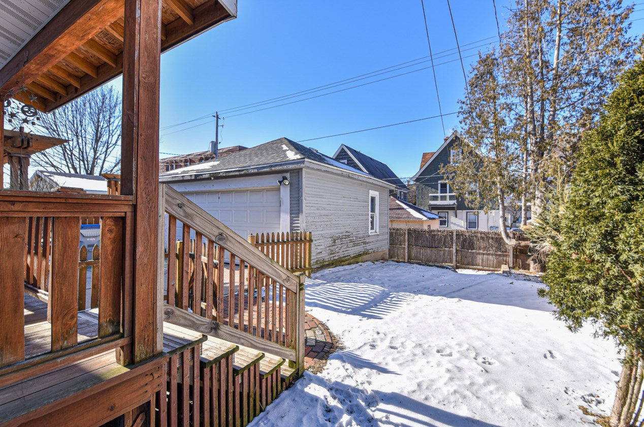 3417 Cramer St, Milwaukee WI 53211-2816 exterior