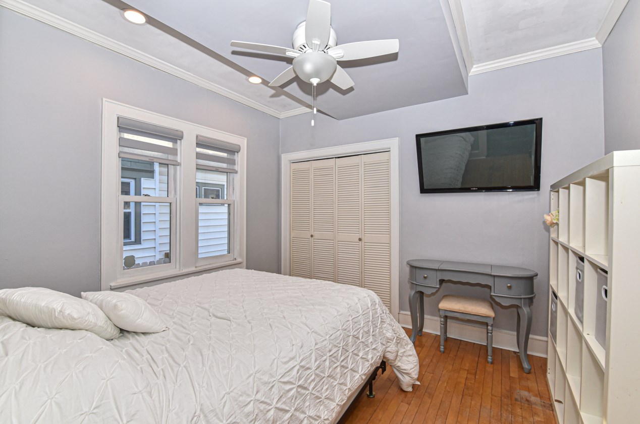 3417 Cramer St, Milwaukee WI 53211-2816 exterior