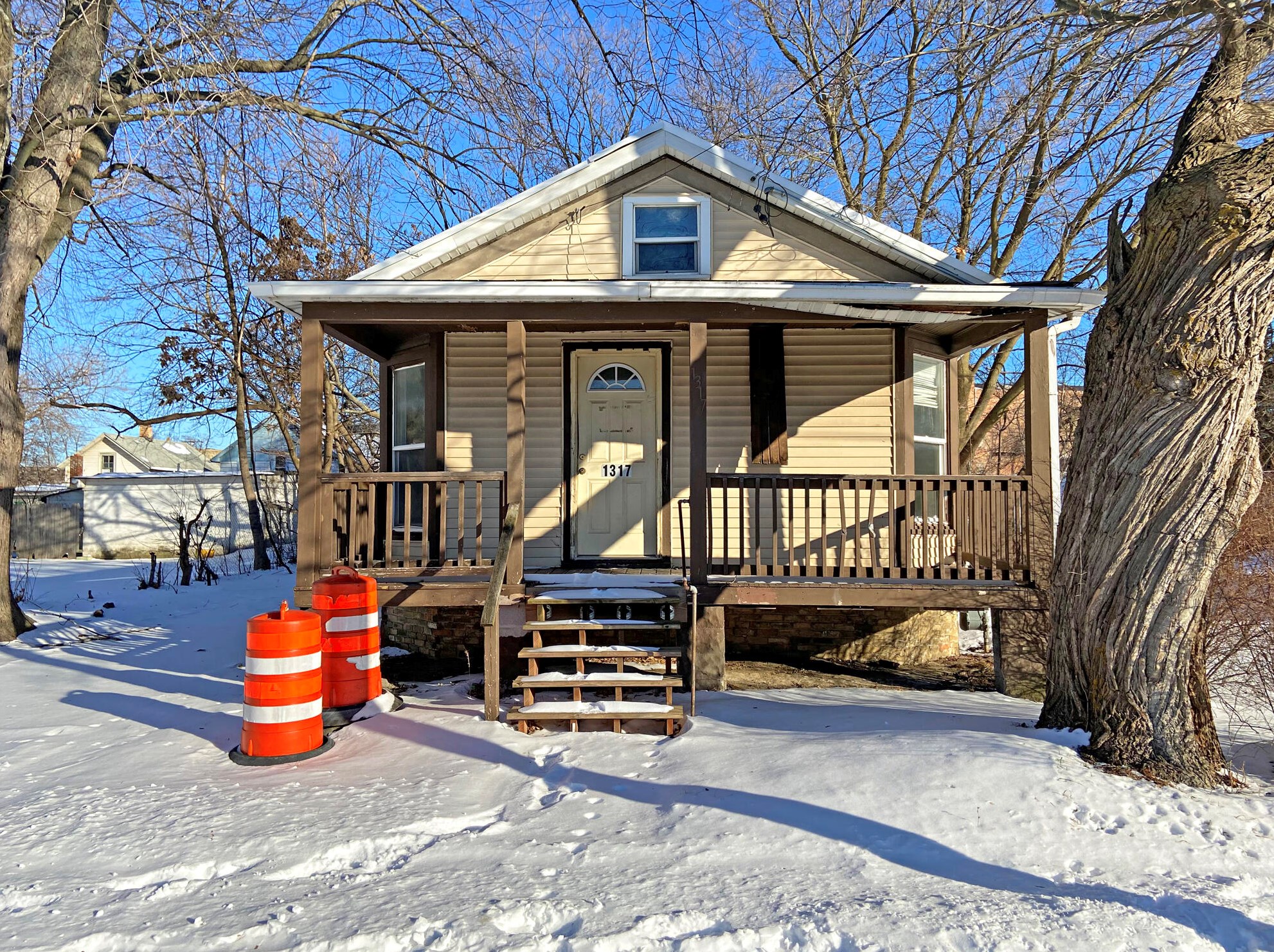 1317 Terrace Ave, Racine, WI 53403-2028