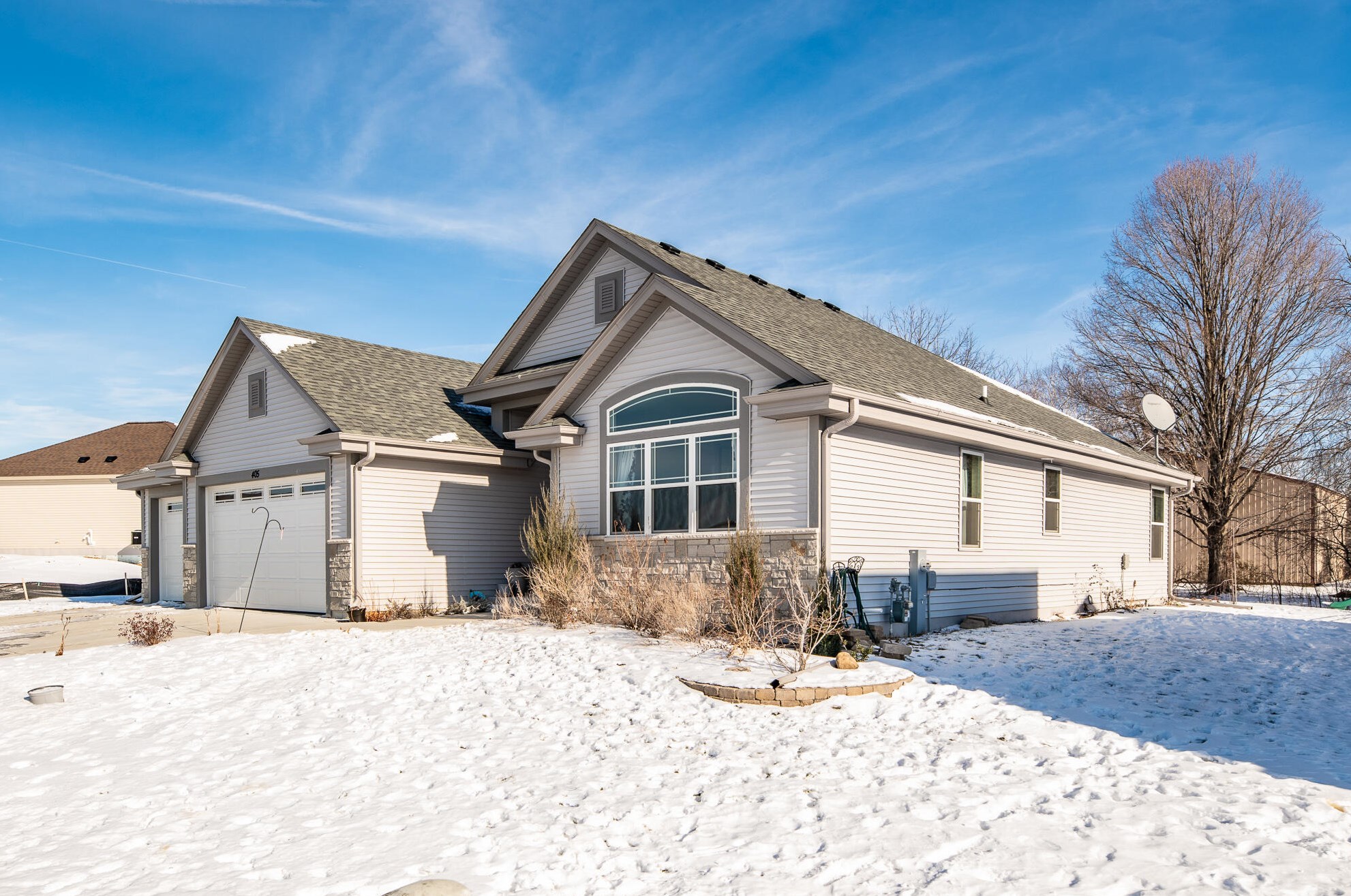 405 Chapel Hill Dr, Johnson Creek, WI 53038-9499