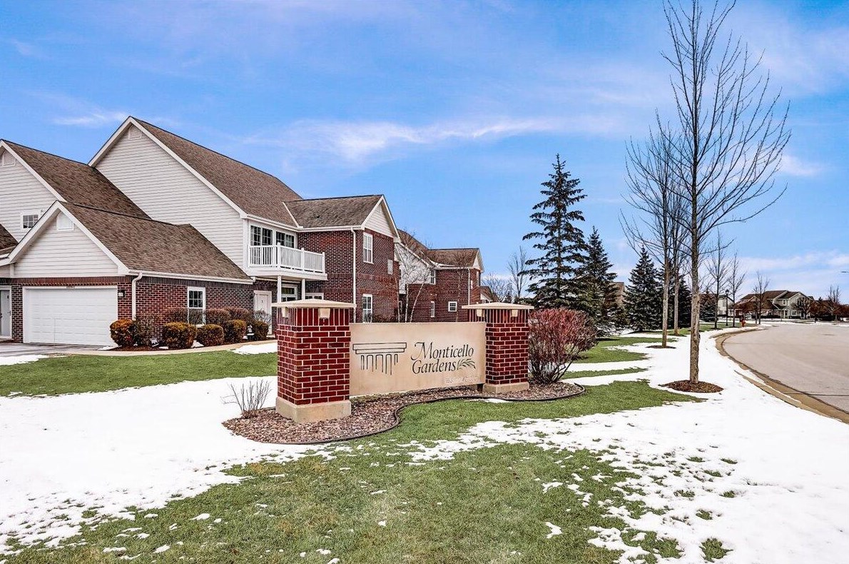 12201 Virginia Cir, Hales Corners, WI 53132-2052
