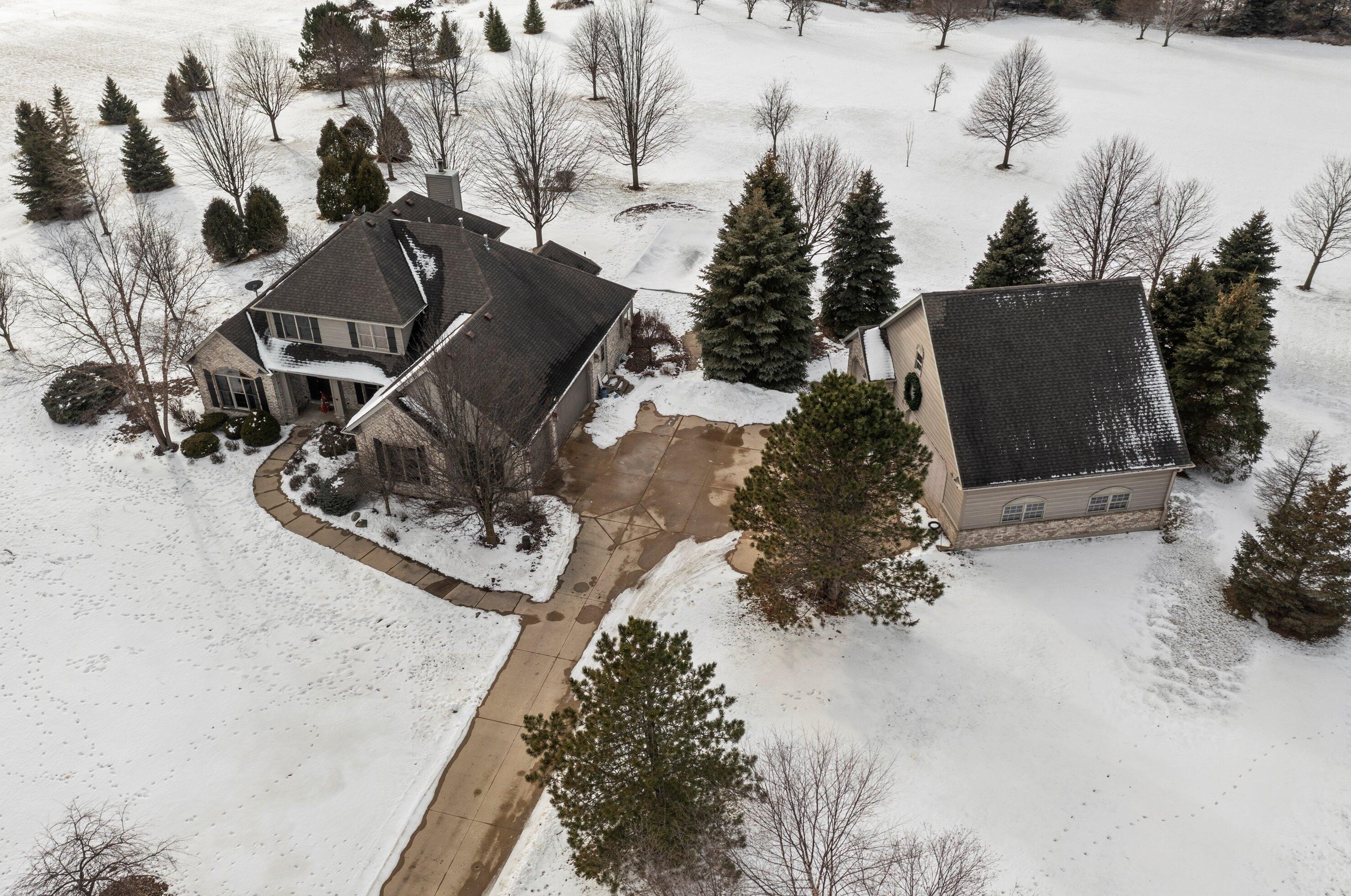 3016 Neumann Ln, Lyons, WI 53105-6920