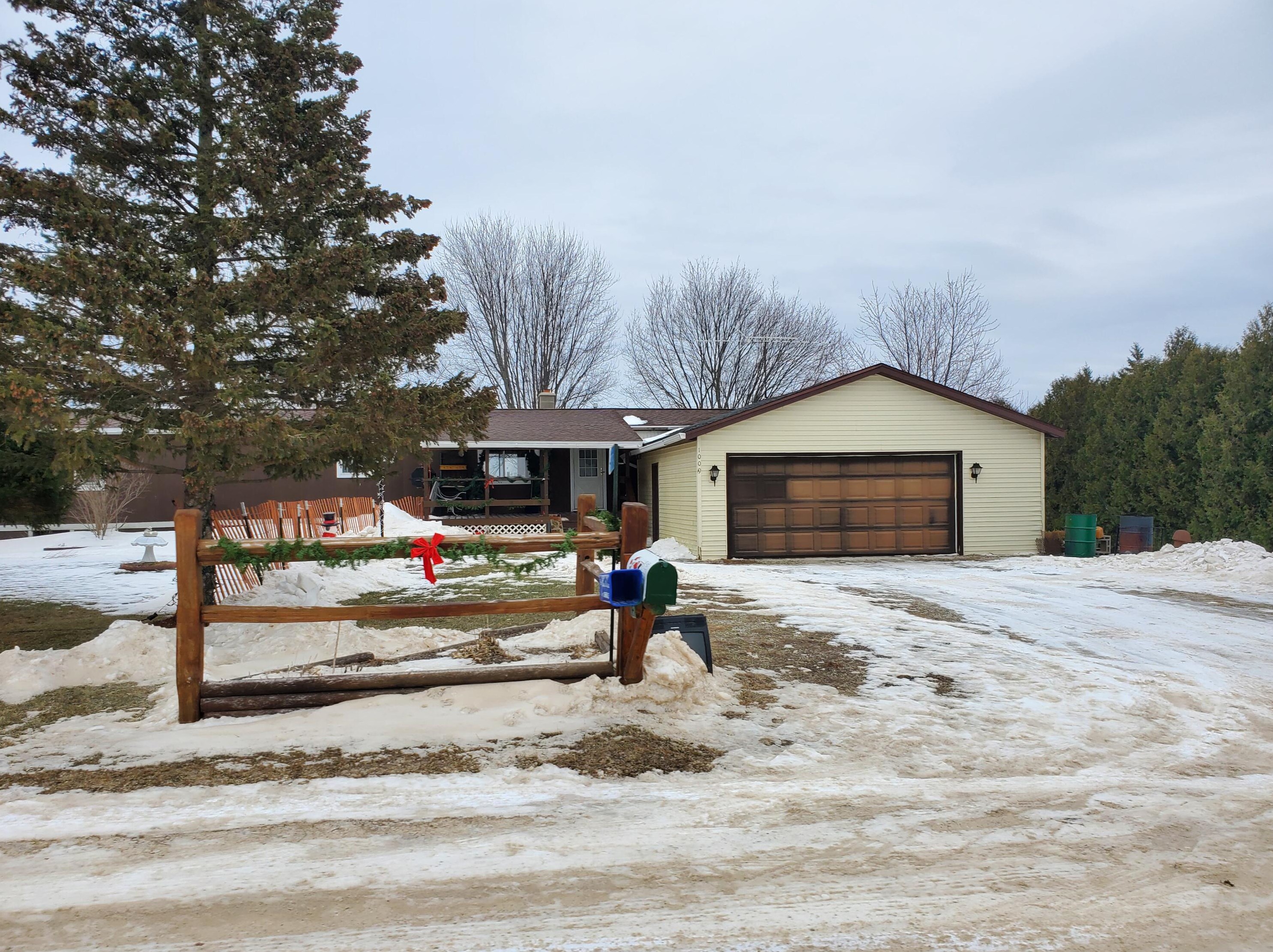 1009 Swamp Rd, Cato, WI 54230