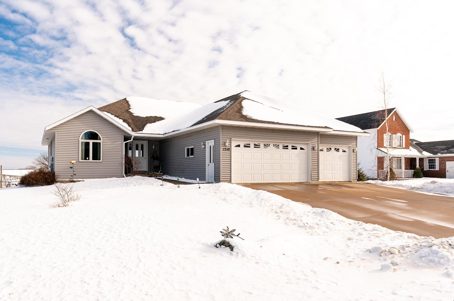 1310 Sara Ave, Cashton, WI 54619-8083