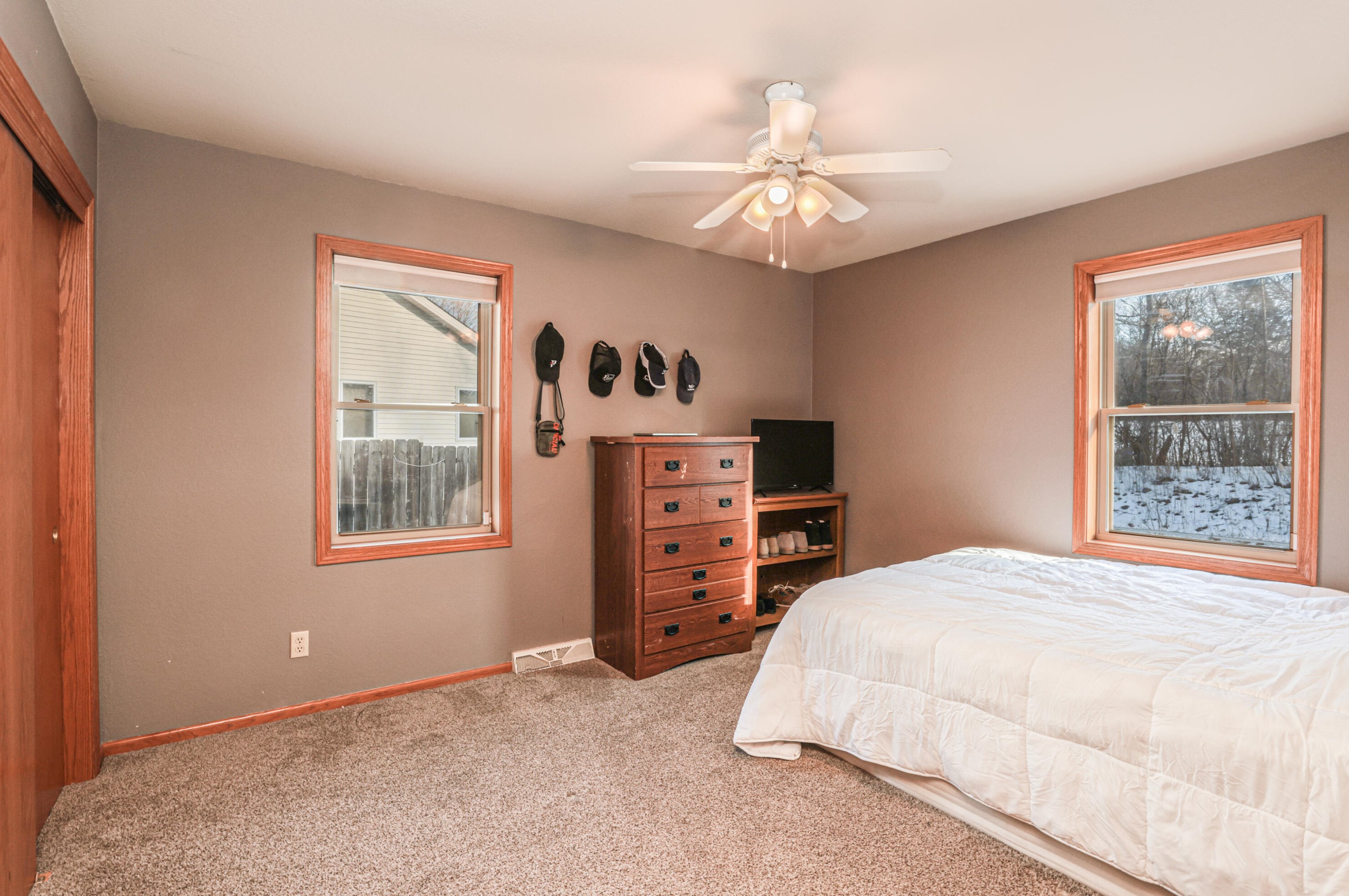 10402 Donald Dr, Oak Creek WI  53154-6749 exterior
