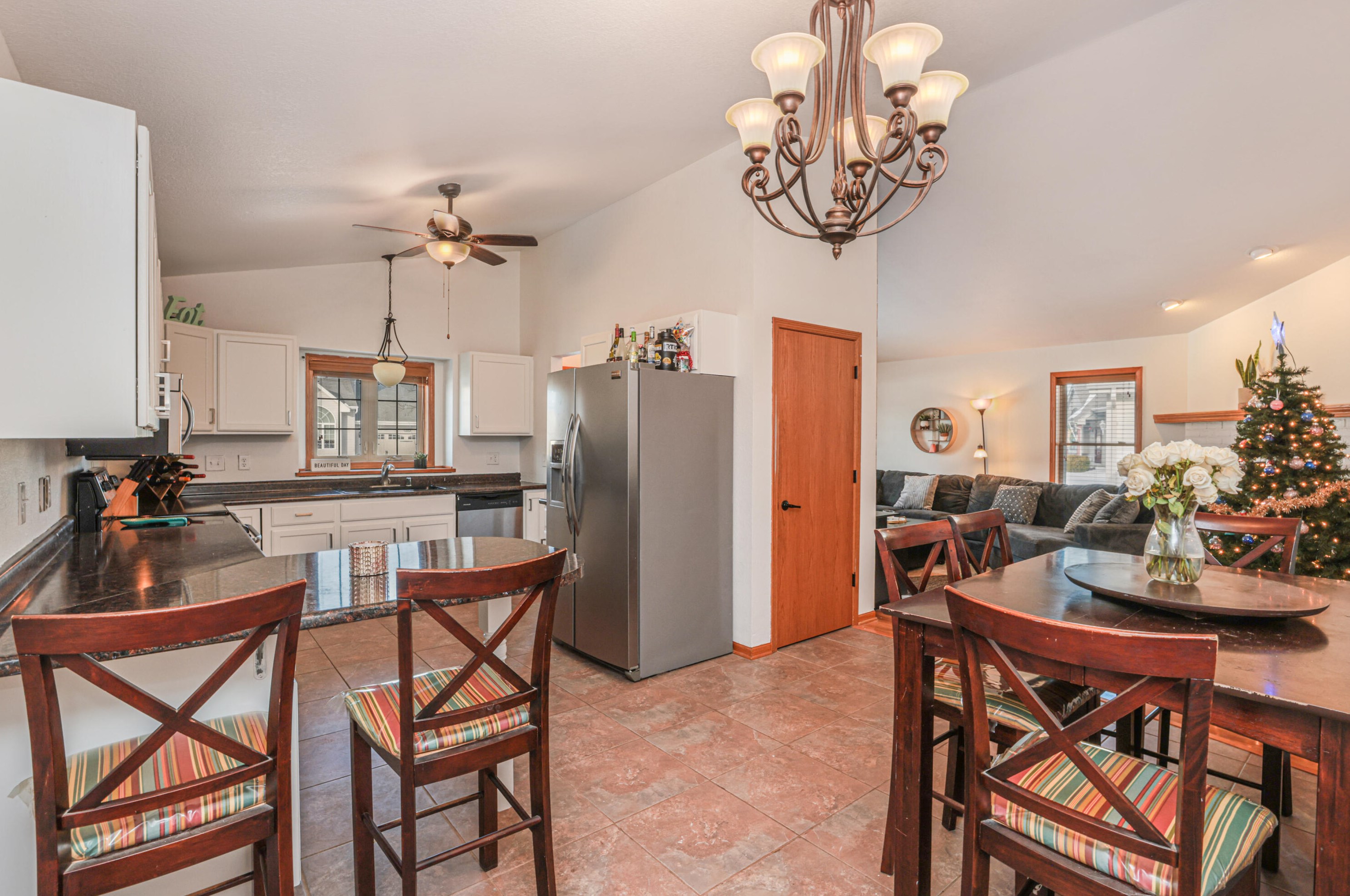 10402 Donald Dr, Oak Creek WI  53154-6749 exterior