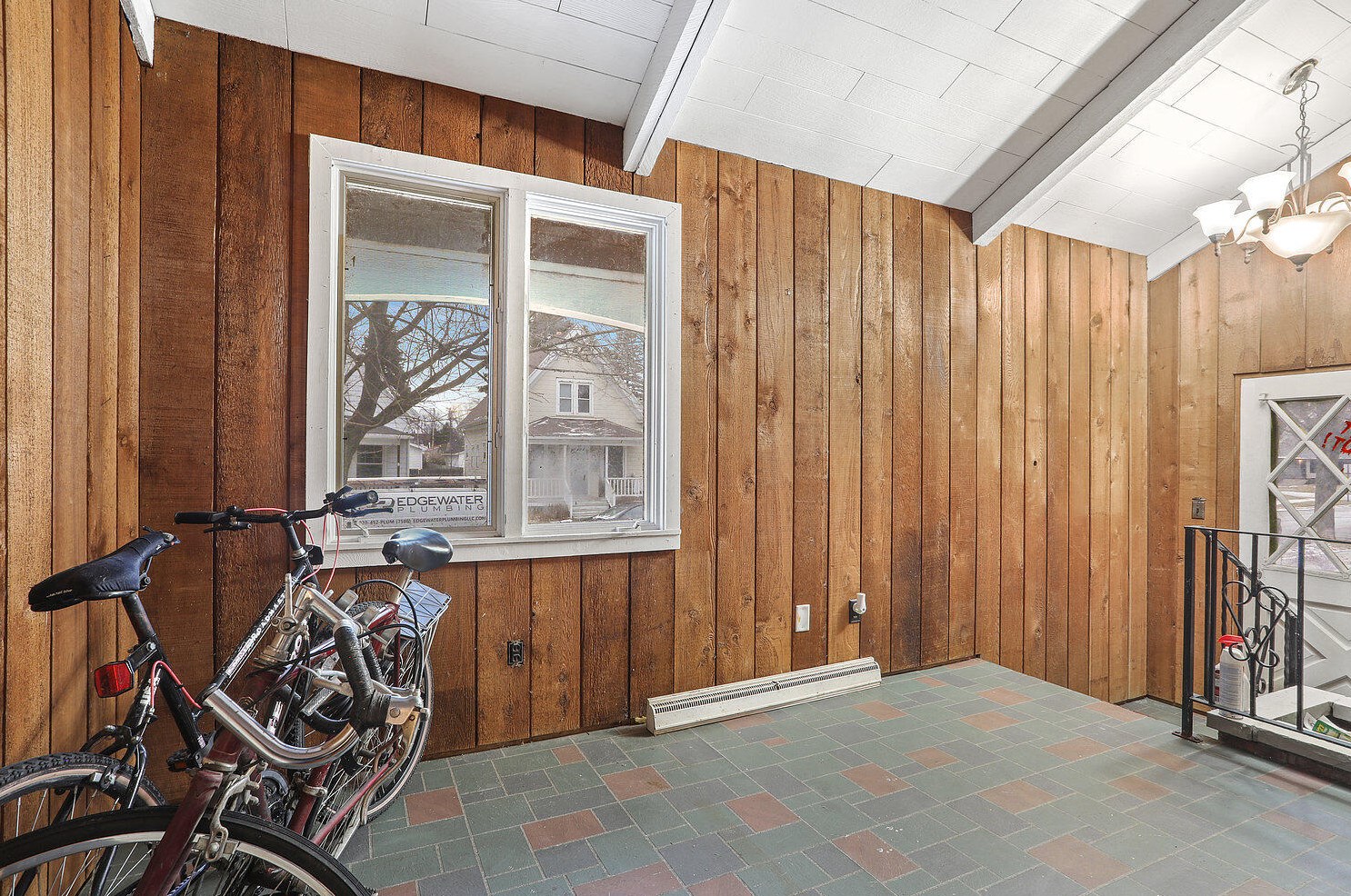 921 Bluff Ave, Sheboygan, WI 53081-2652