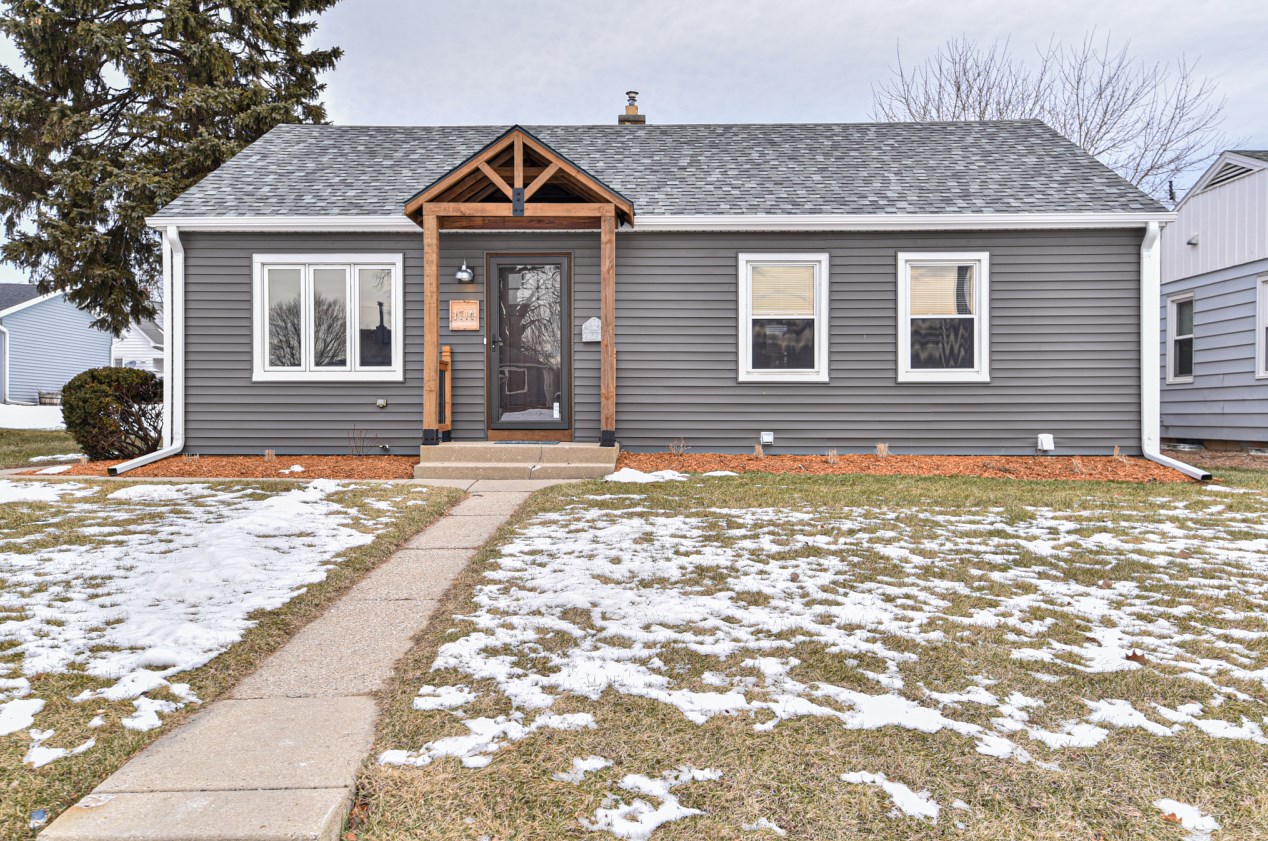1714 Michigan Ave, South Milwaukee, WI 53172-2311