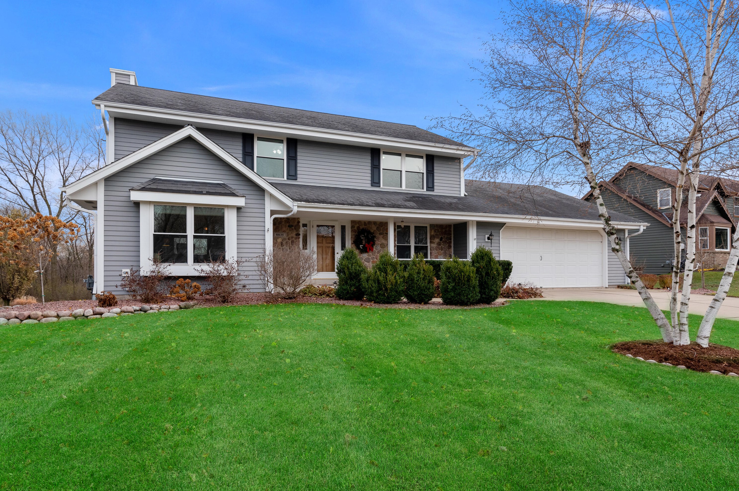 8835 Willow Pointe Pkwy, Hales Corners, WI 53132-8551