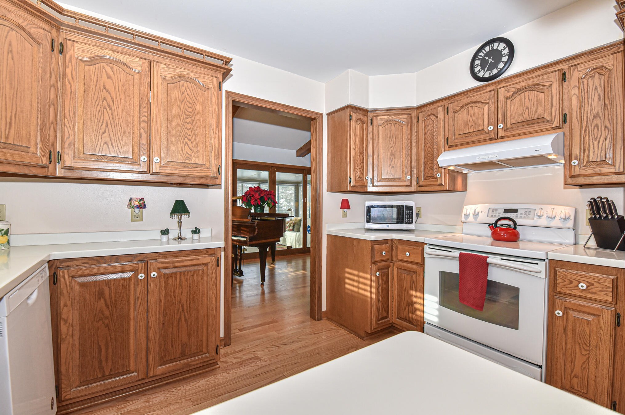 1225 Lansdowne Ct, Brookfield WI  53045-4465 exterior