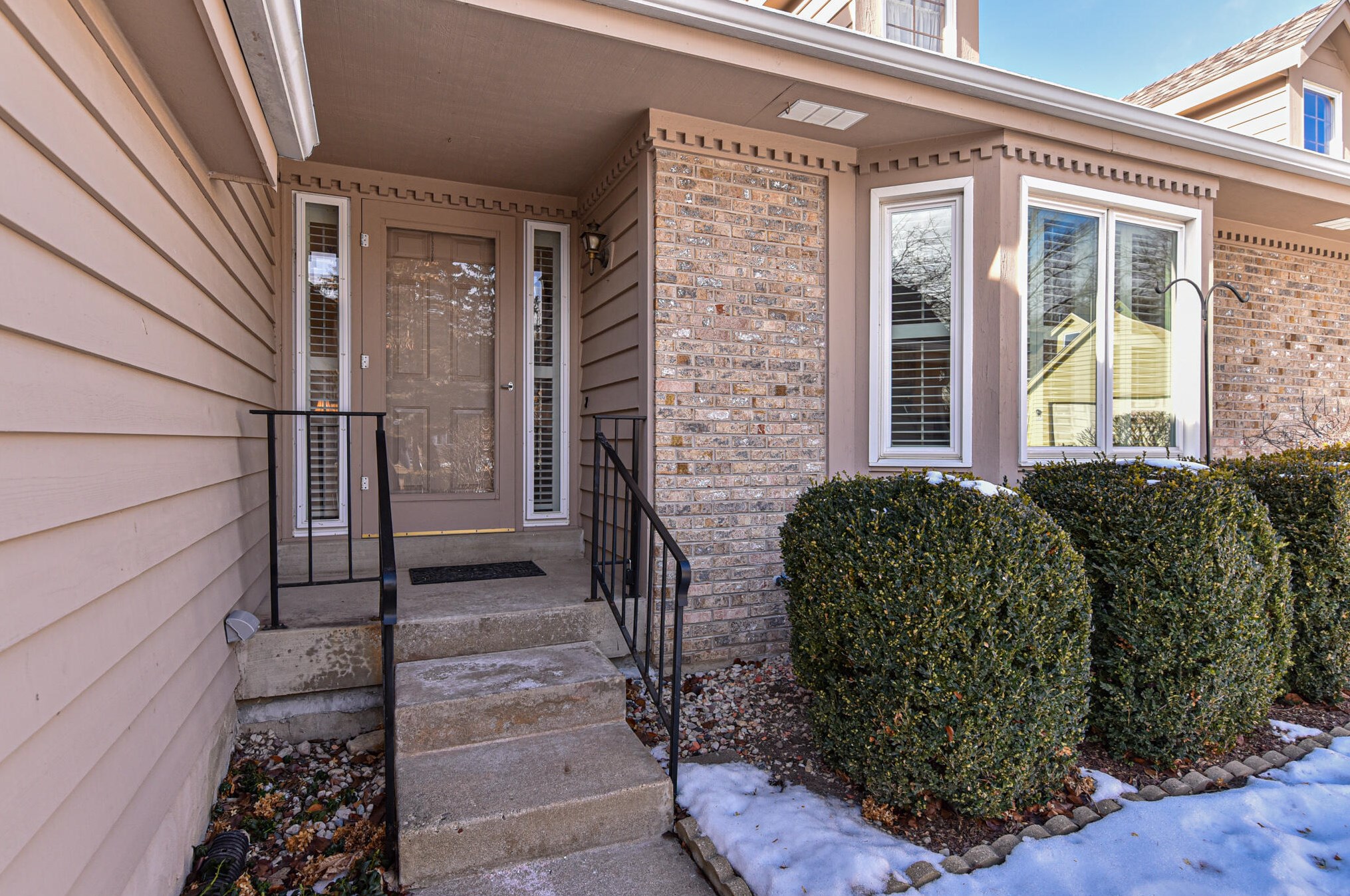 1225 Lansdowne Ct, Brookfield WI  53045-4465 exterior