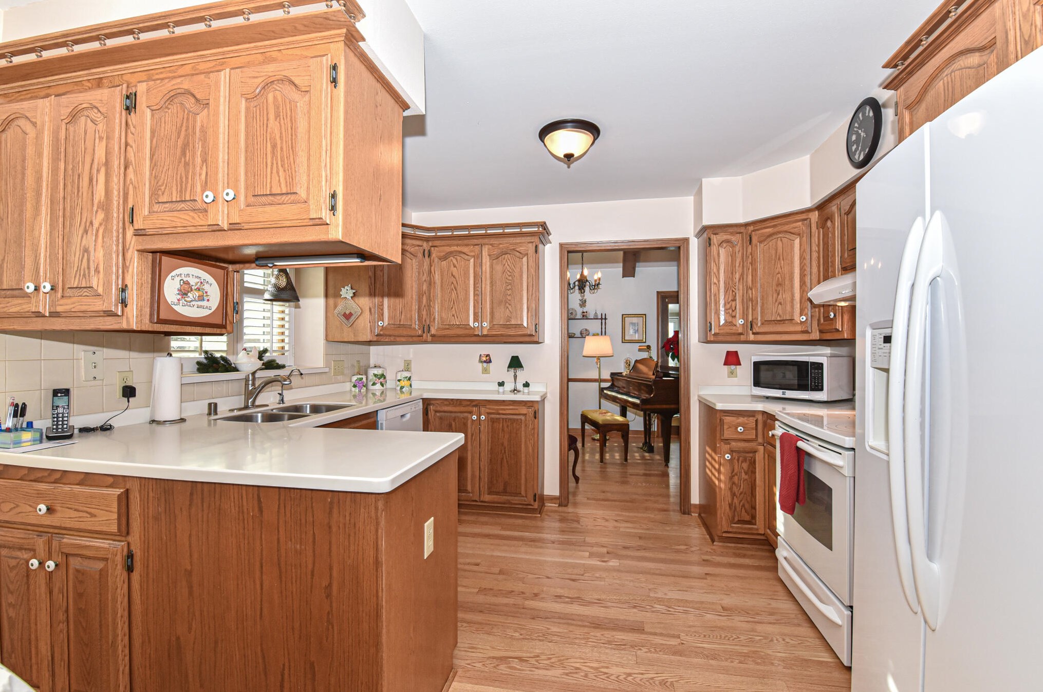 1225 Lansdowne Ct, Brookfield WI  53045-4465 exterior