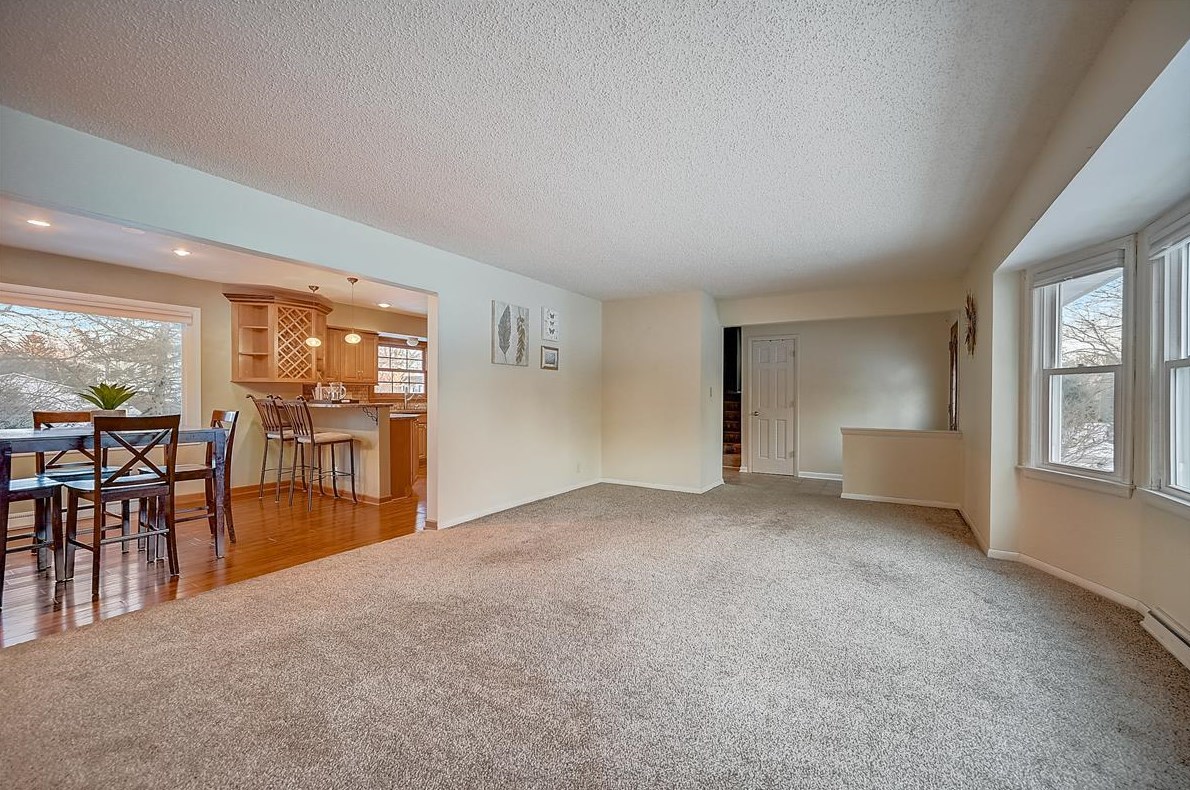 16150 Onondaga Cir, Brookfield, WI 53005-5518