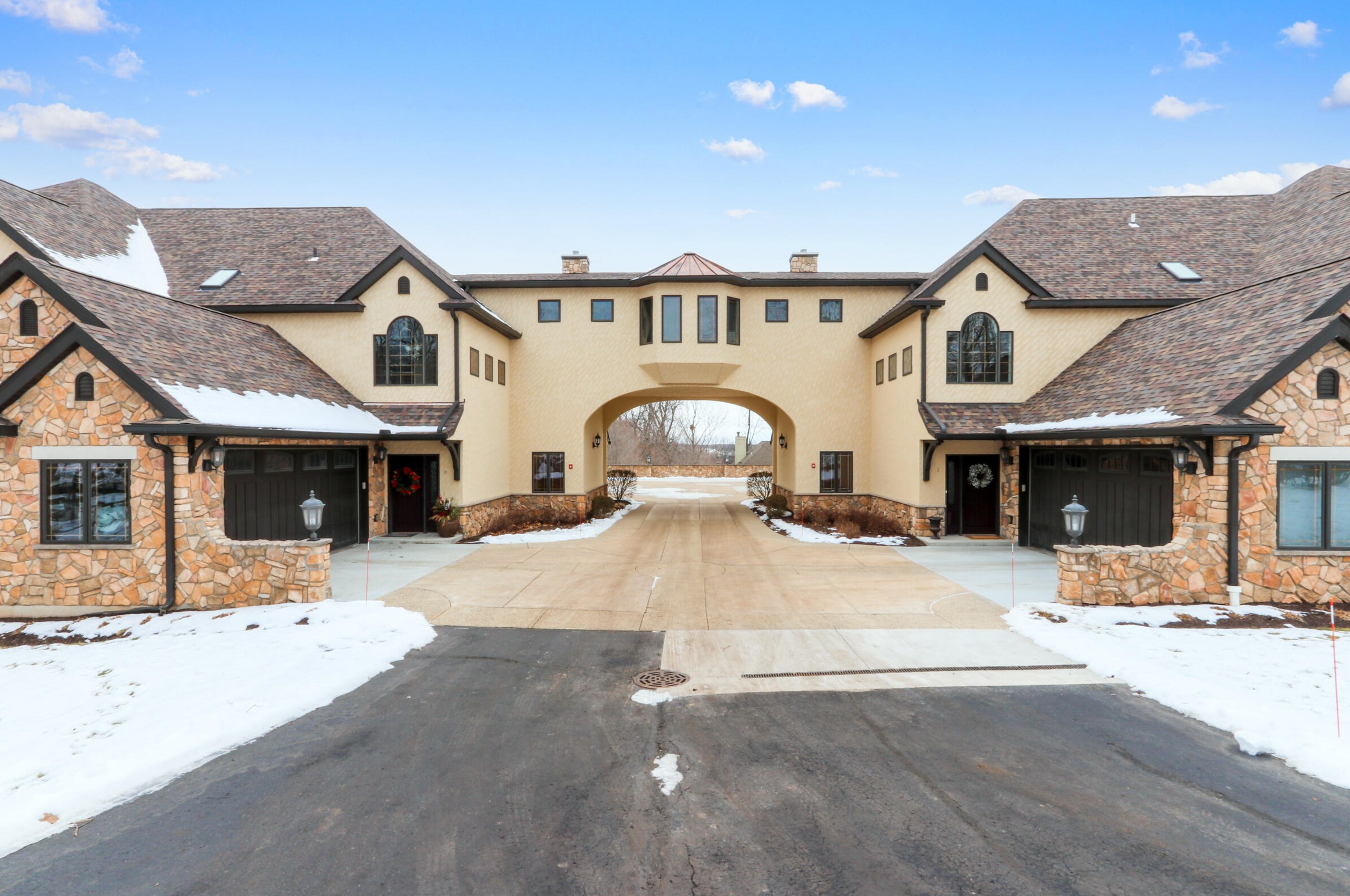 1800 La Salle St #4, Lake Geneva, WI 53147