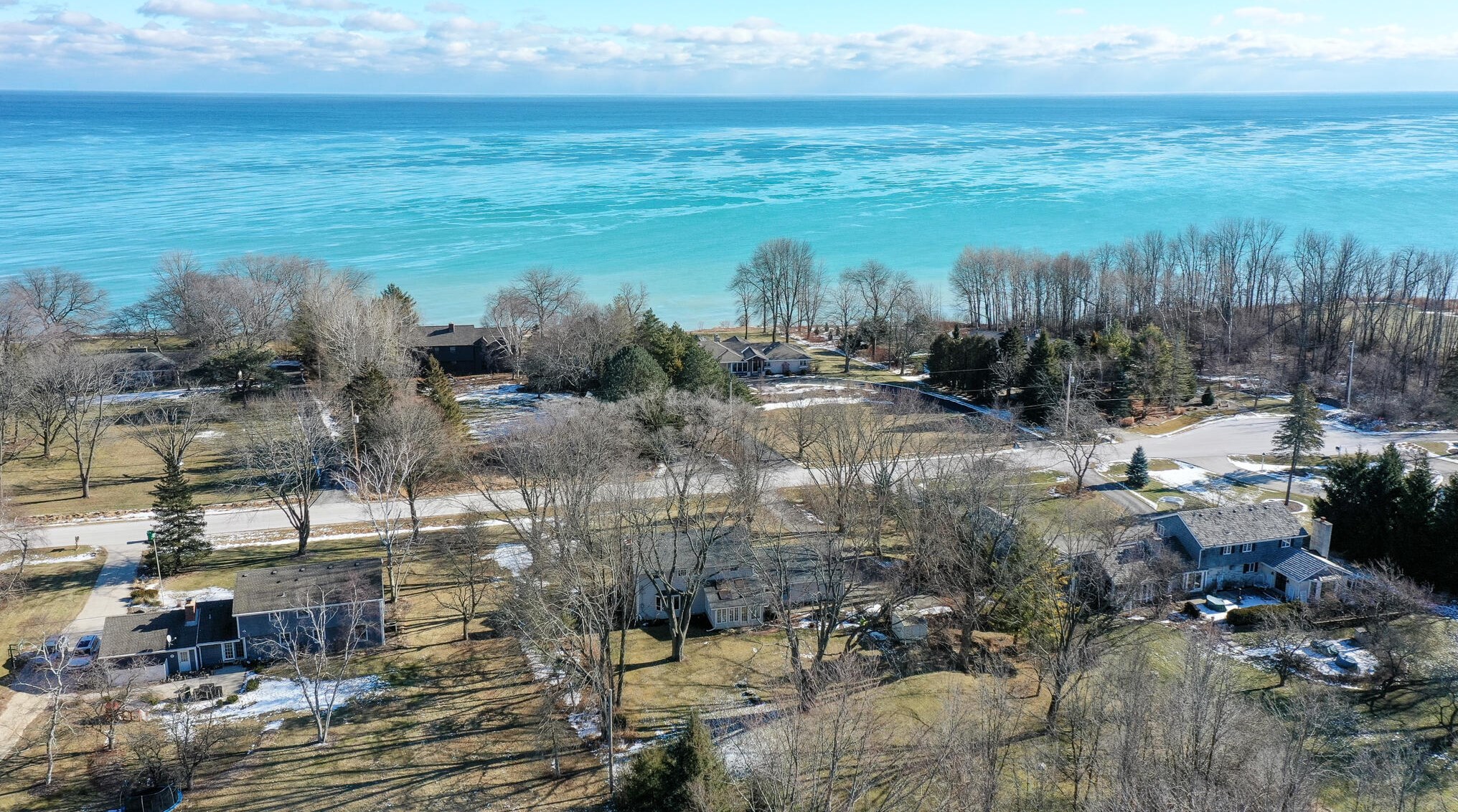 13319 N Lakewood Dr, Thiensville, WI 53097