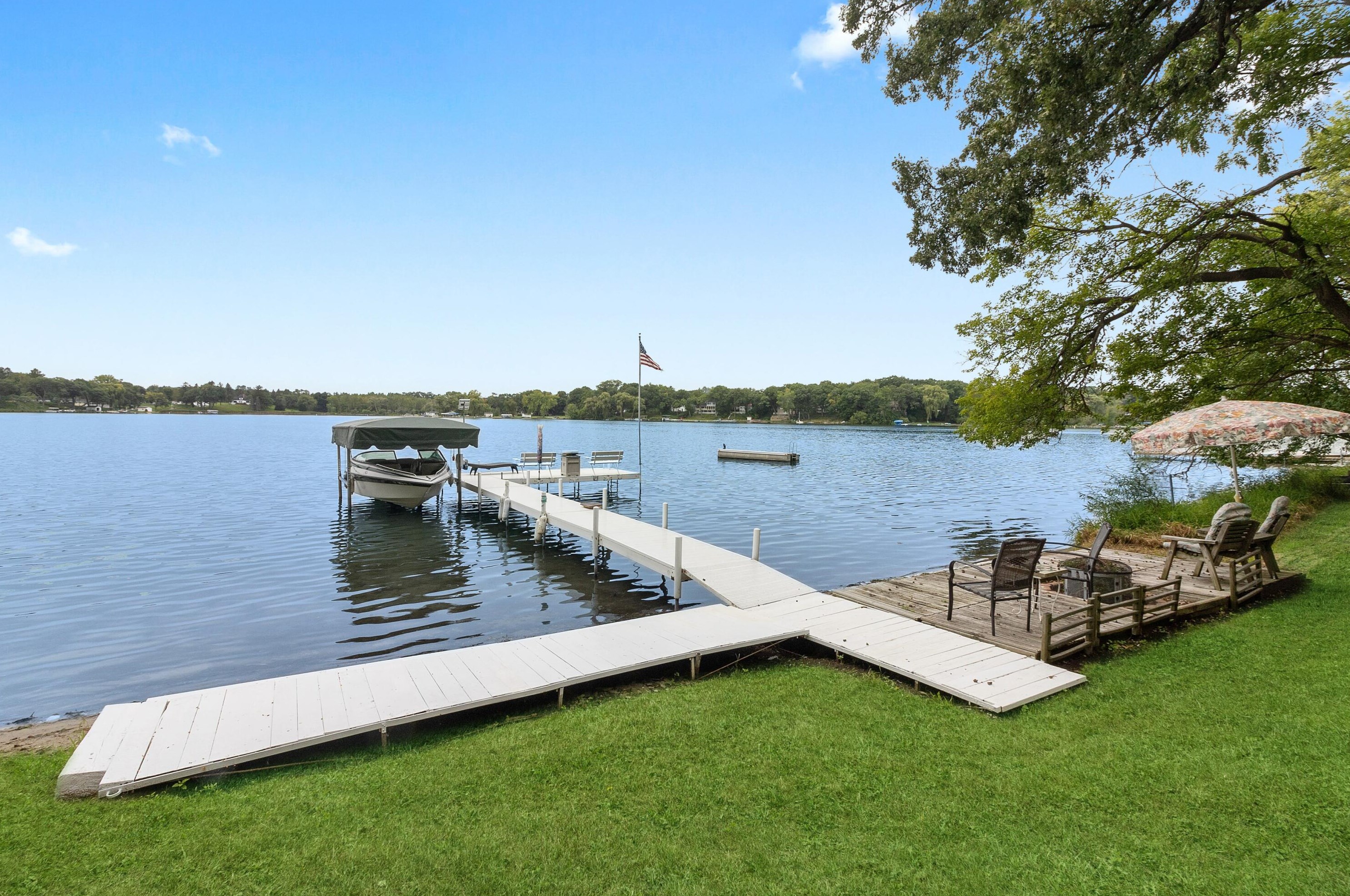 40527 93rd St, Genoa City, WI 53128-1271