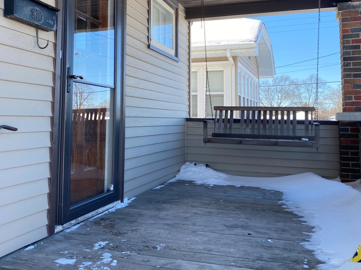 3031 Gilson St, Racine, WI 53403-2819
