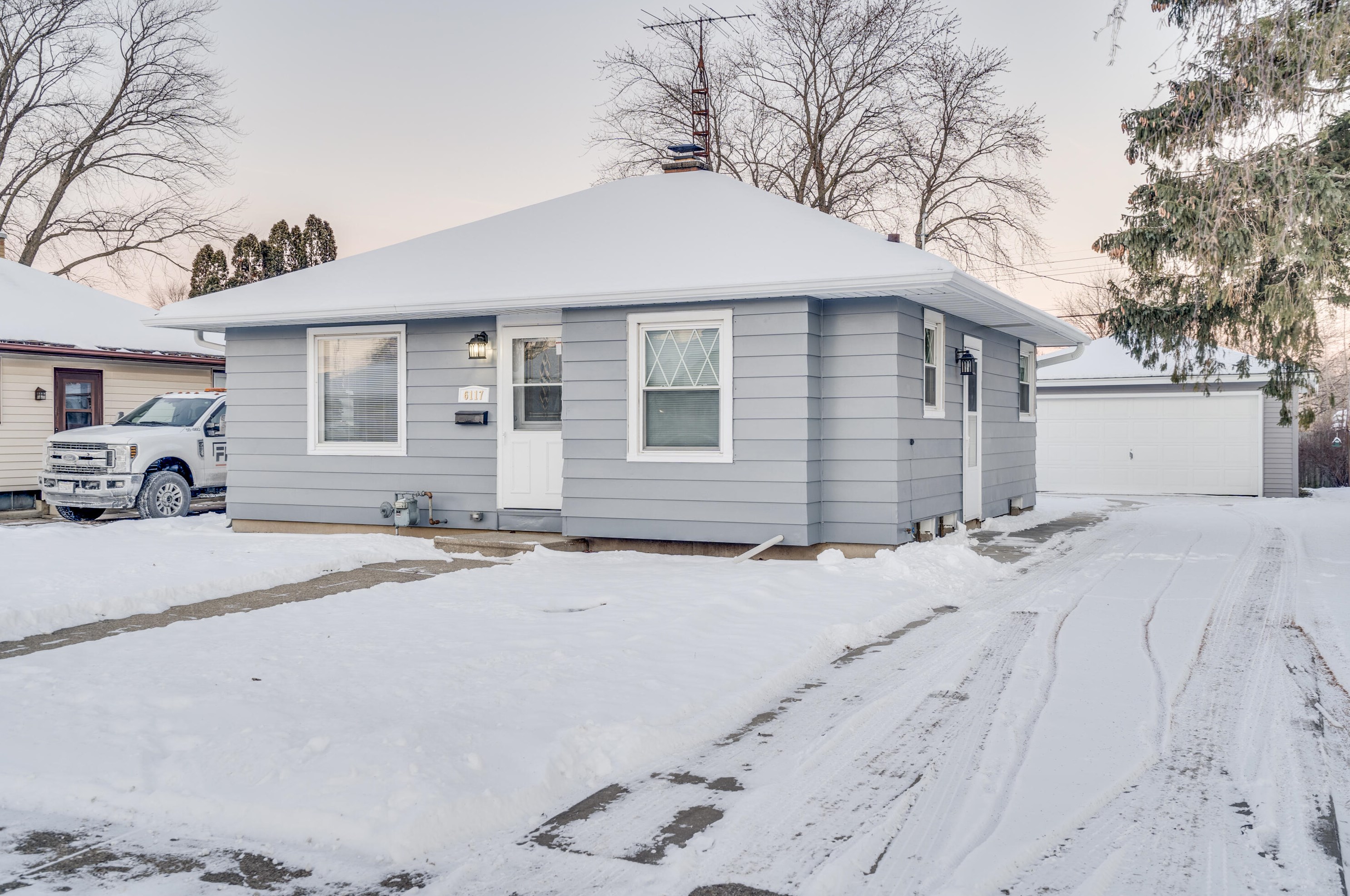 6117 51st Ave, Kenosha, WI 53142