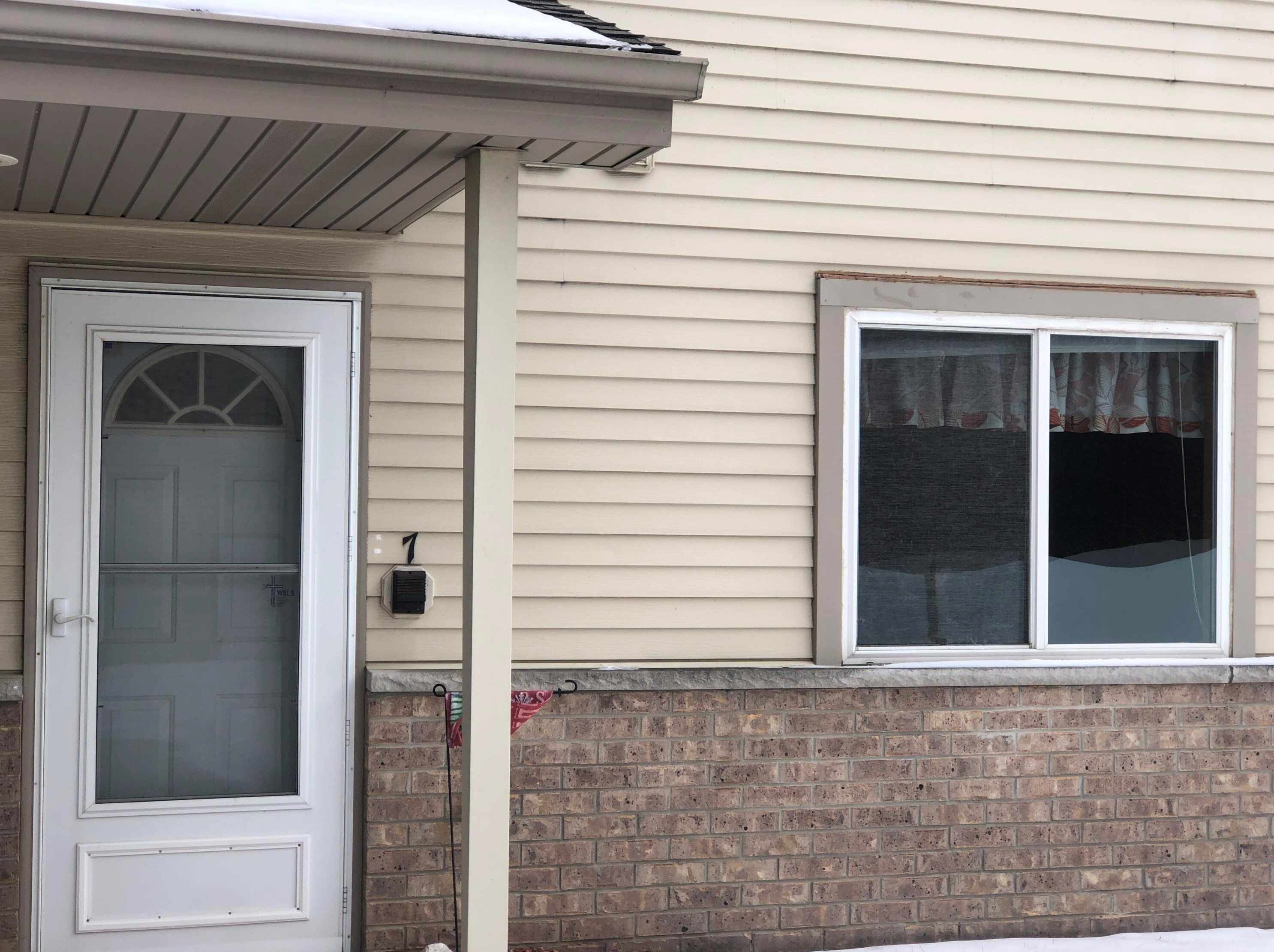 842 Evergreen Dr, Hartford WI  53027-2456 exterior