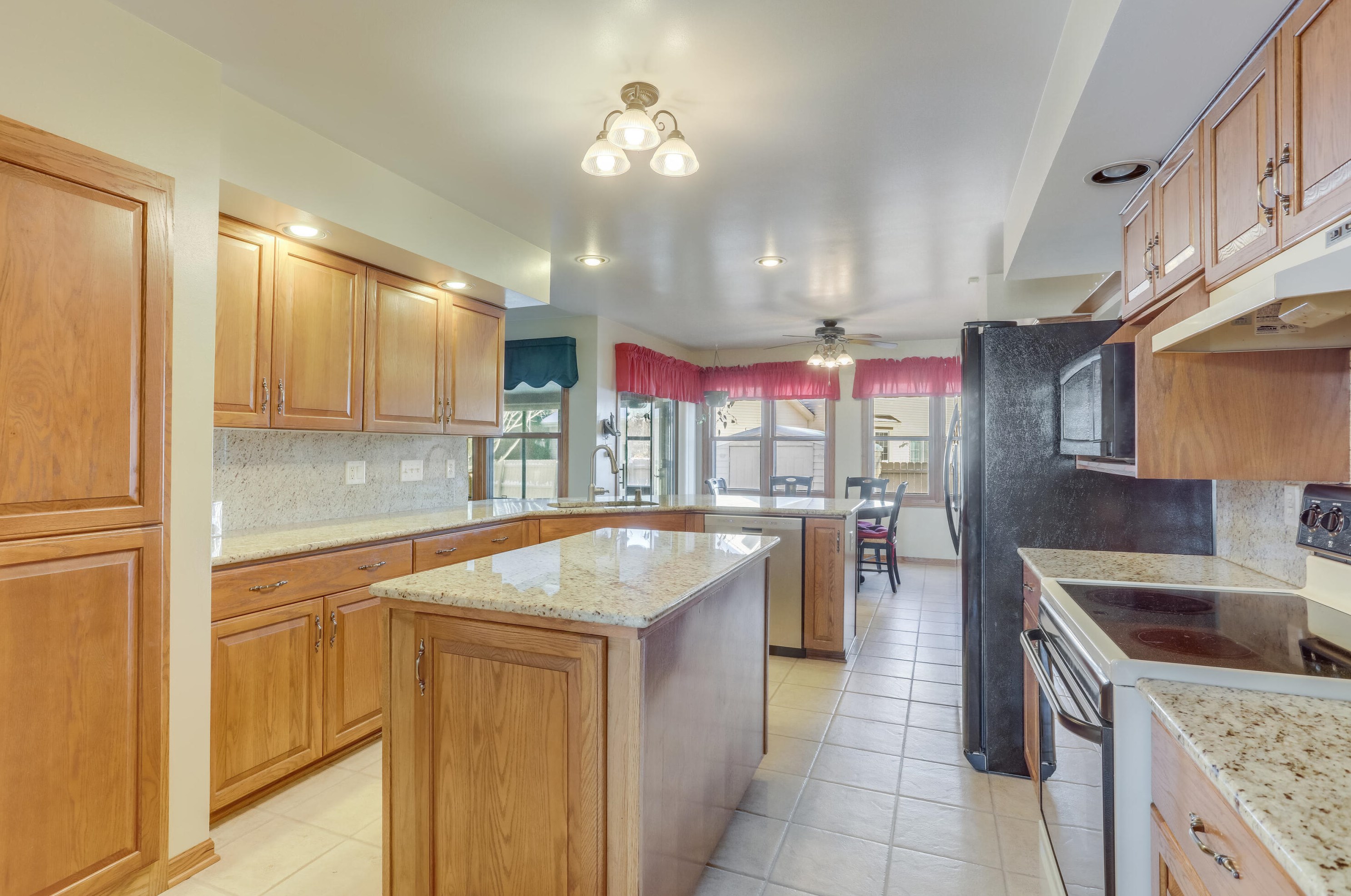 3757 Glencoe Dr, Racine, WI 53403-9428