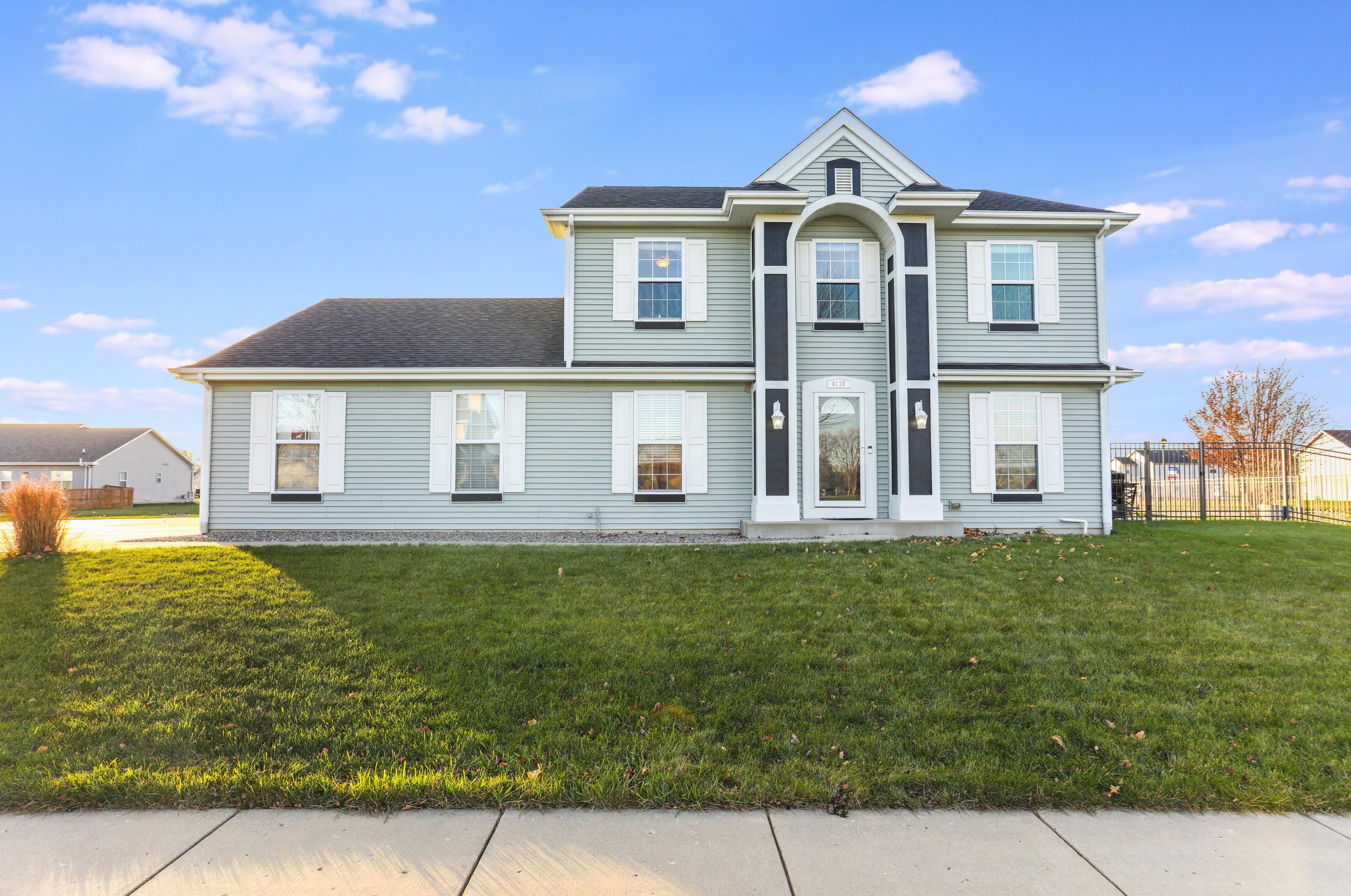 4630 Lasalle St, Racine, WI 53402-2781