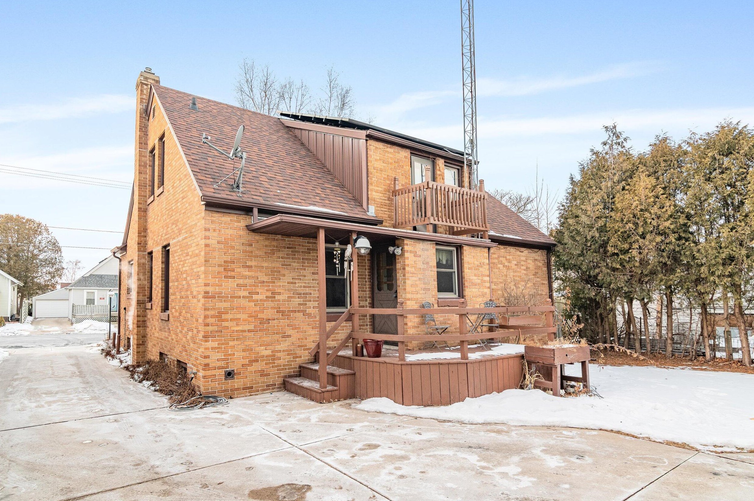 1109 S 24th St, Manitowoc, WI 54220