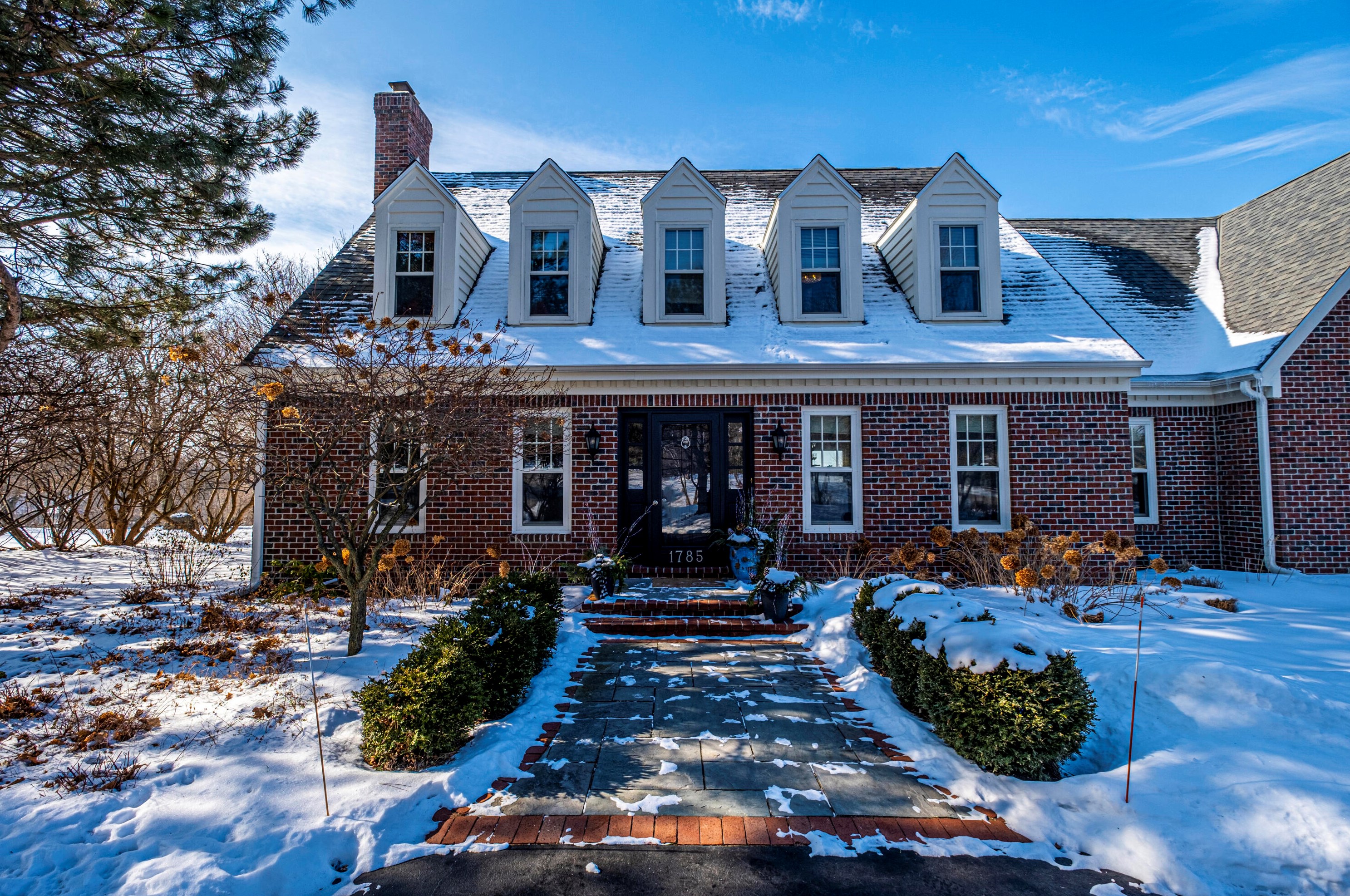 1785 Putneys Ct, Brookfield, WI 53045-2131