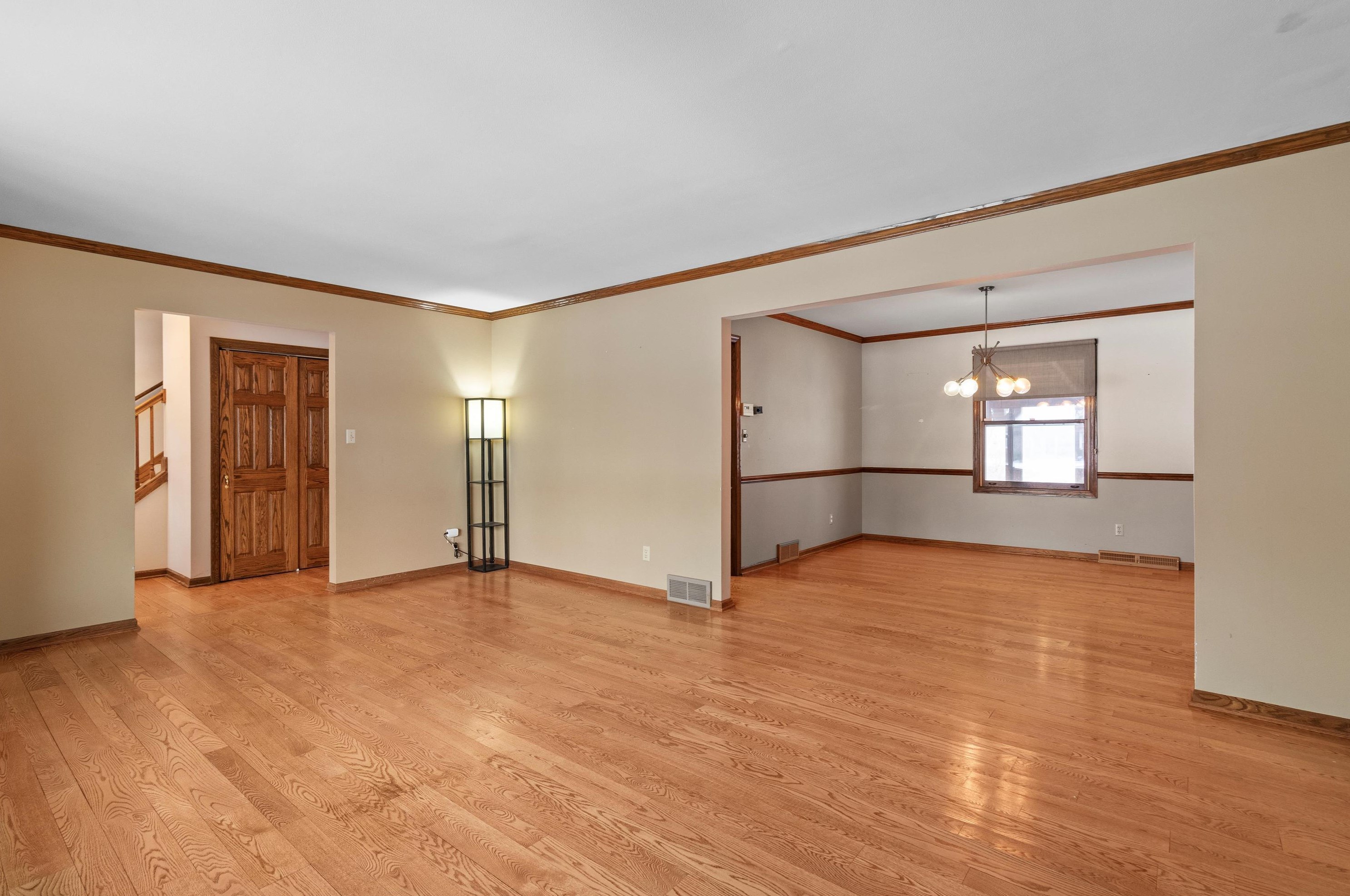 6440 Alberta Ct, Milwaukee WI  53217-4017 exterior