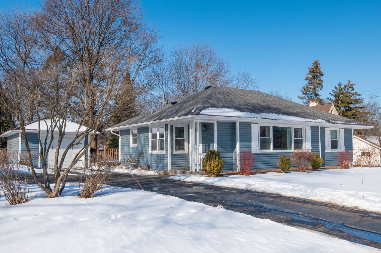455 Lynnwood Ln, Brookfield, WI 53005