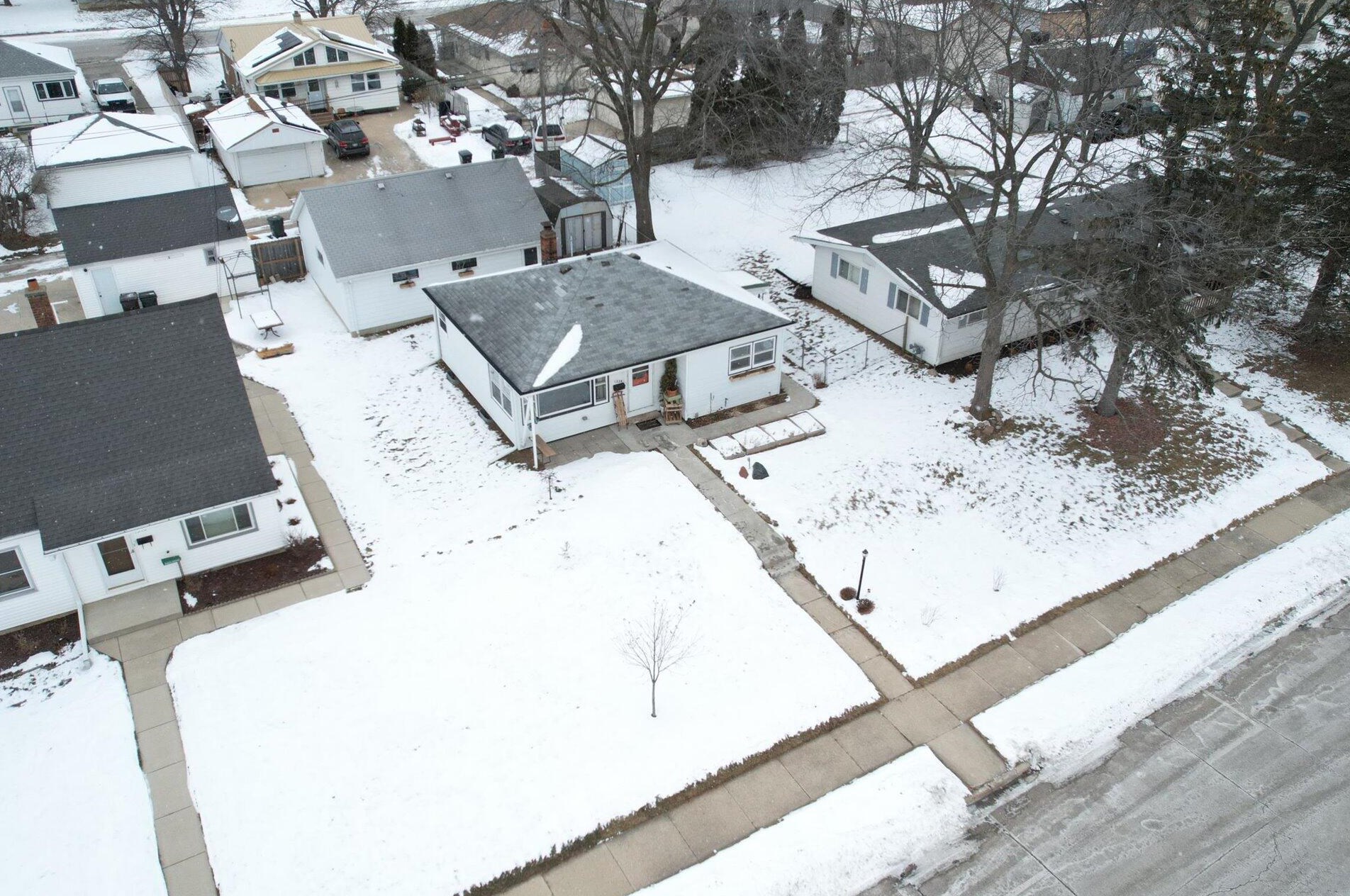 1228 Mackinac Ave, South Milwaukee, WI 53172-3124