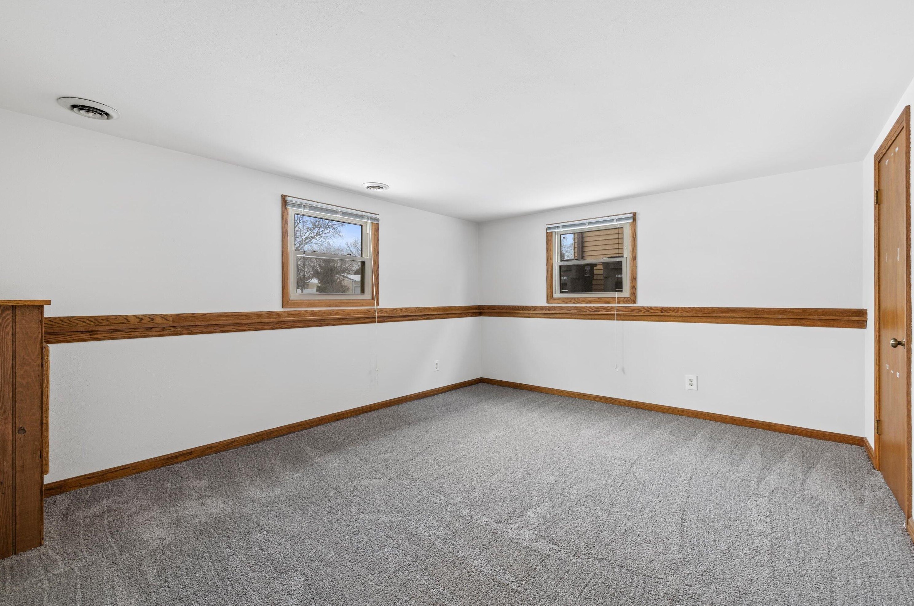 5946 33, Milwaukee WI 53221-4724 exterior